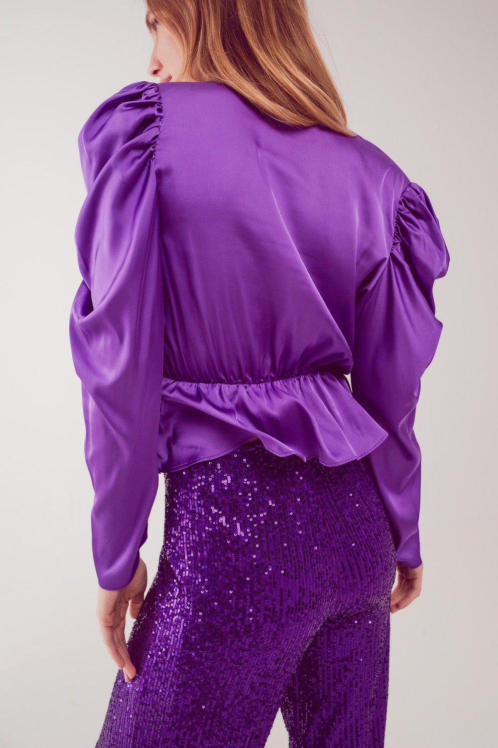 Blusa assimétrica com manga abalonada roxa