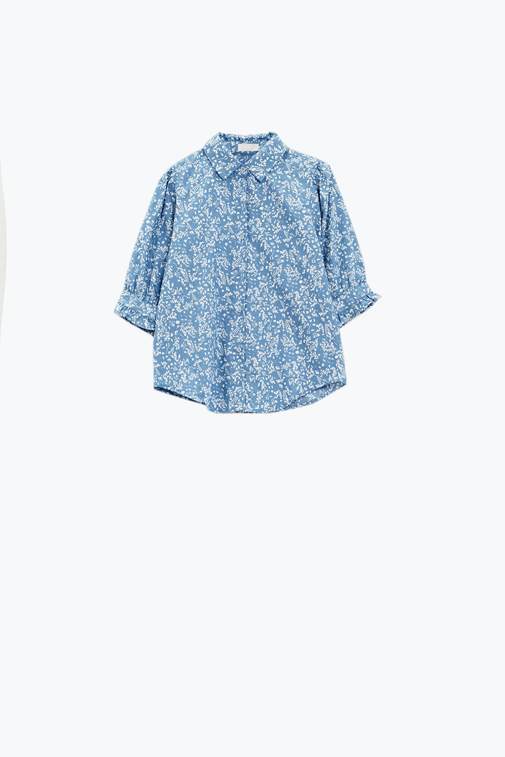 Blusa Azul com Estampado Floral e Manga Curta