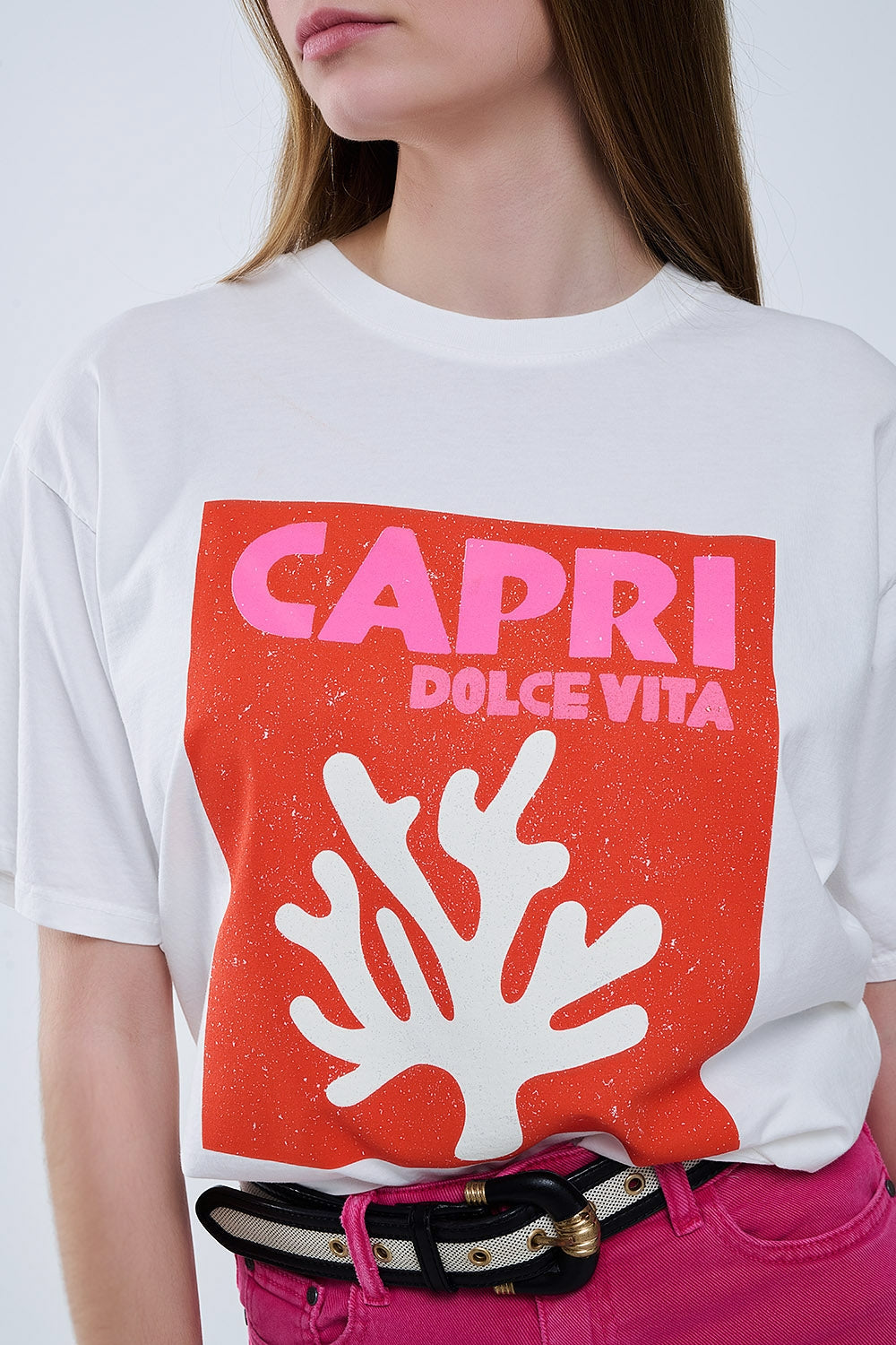 T-Shirt Capri La Dolce Vita Branca com Estampado Gráfico