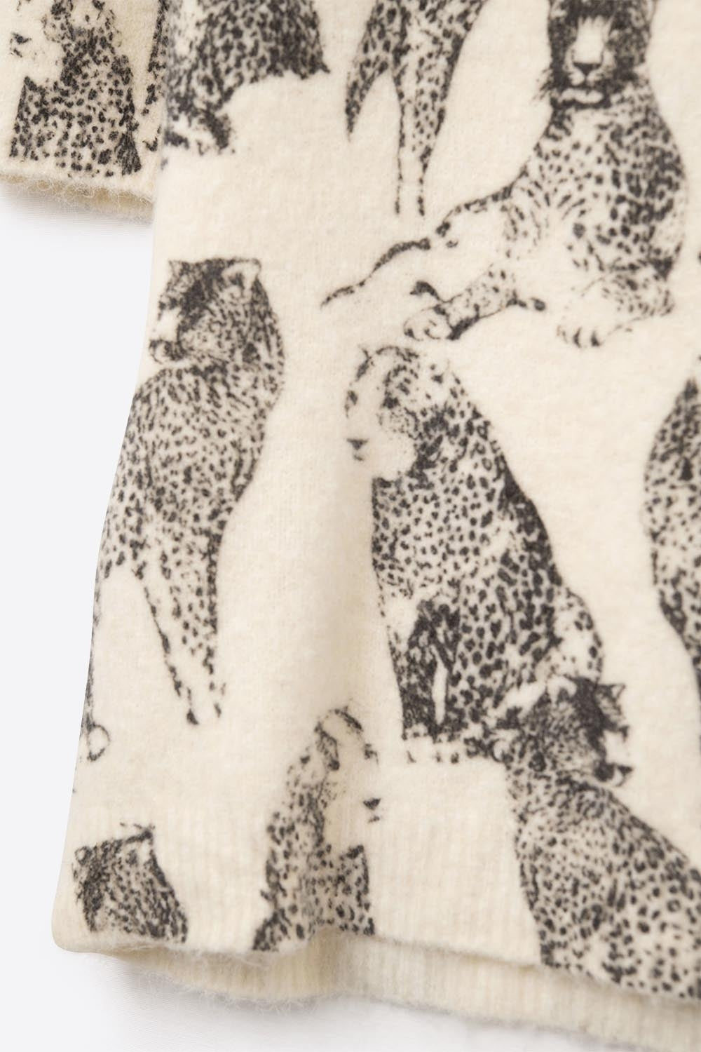 Chic Cream Animal-Print Short-Sleeve Sweater