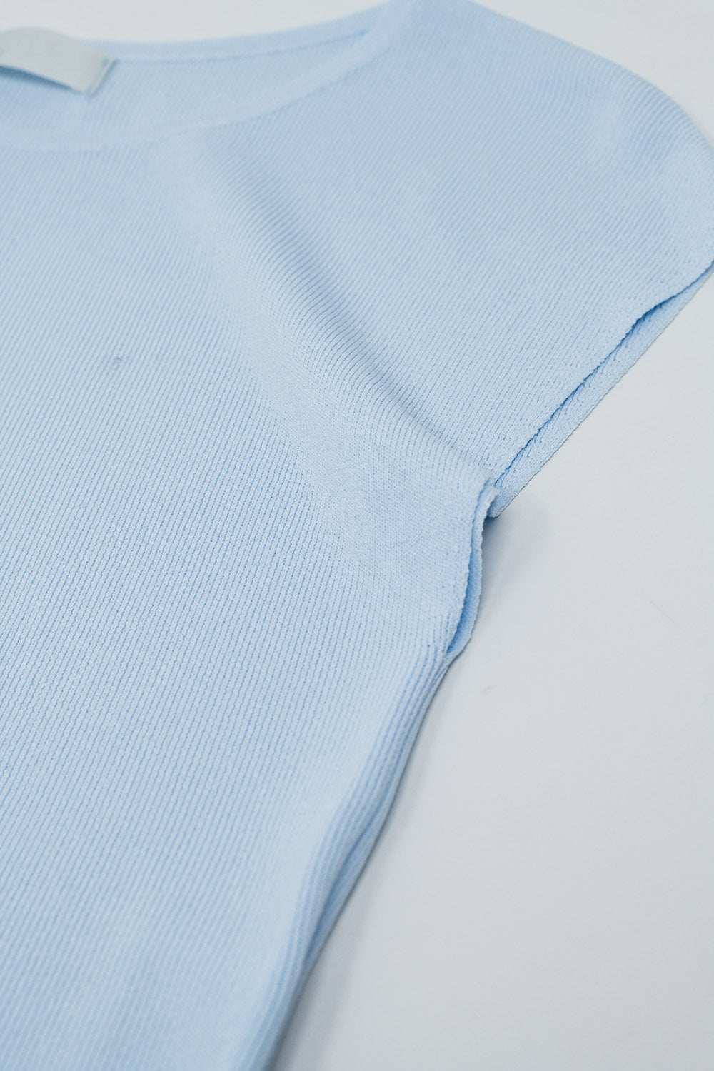 T-shirt cropped de malha manga curta azul