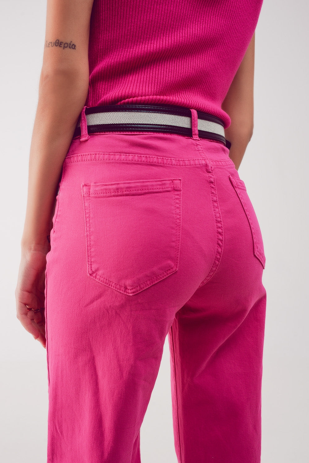 Cropped wide leg jeans in fushia