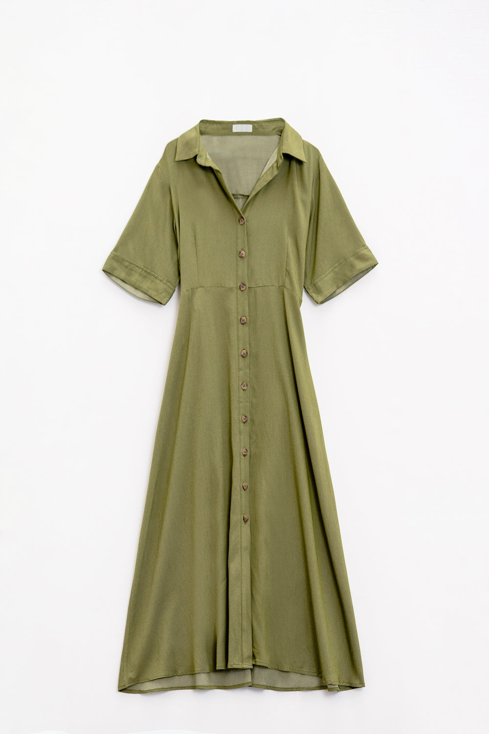 Vestido comprido verde com gola polo