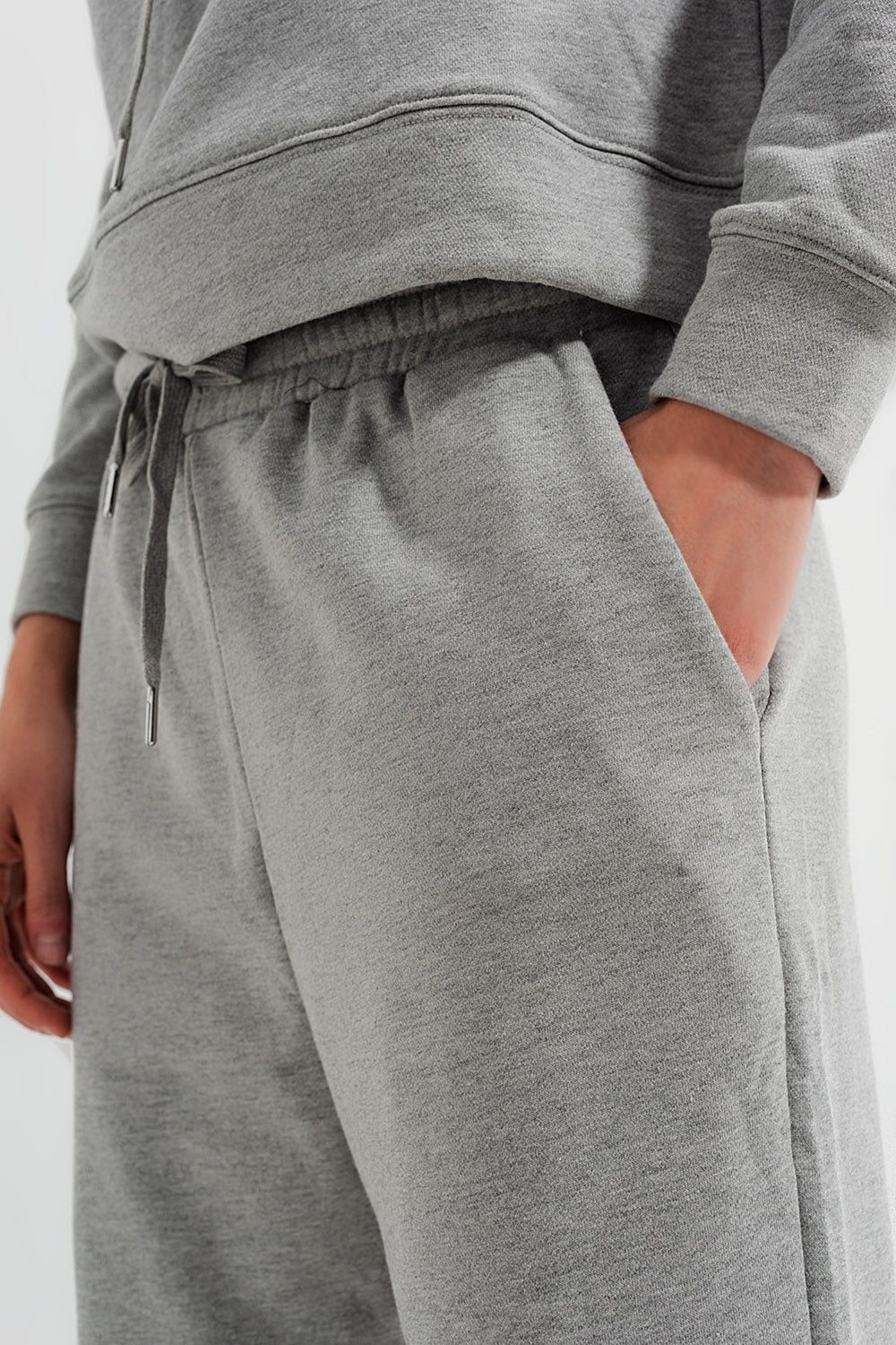 Calça jogger cinza claro mesclado