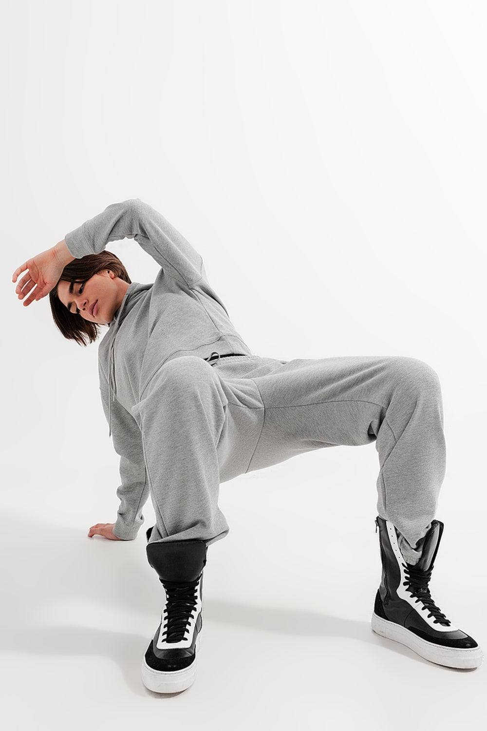 Calça jogger cinza claro mesclado
