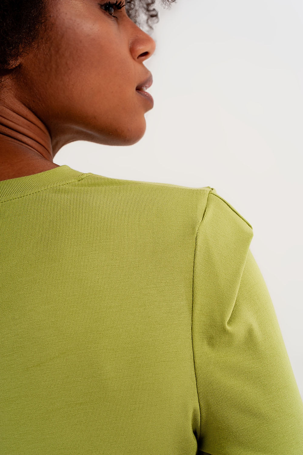 Top met lange mouwen en schouderdetail in groen