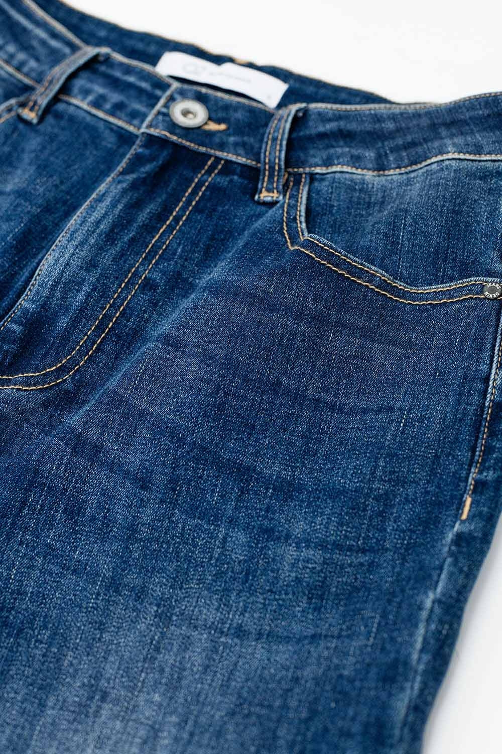mid wash straight leg jeans
