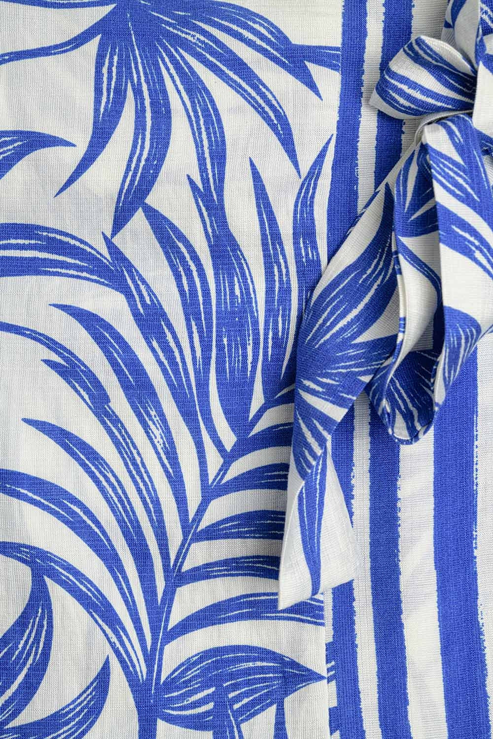 Midi skirt in light fabric with tropical motifs in Blue and white