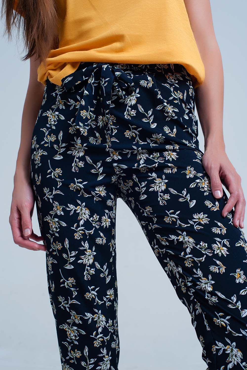 Marineblauwe bloemenbroek met riem