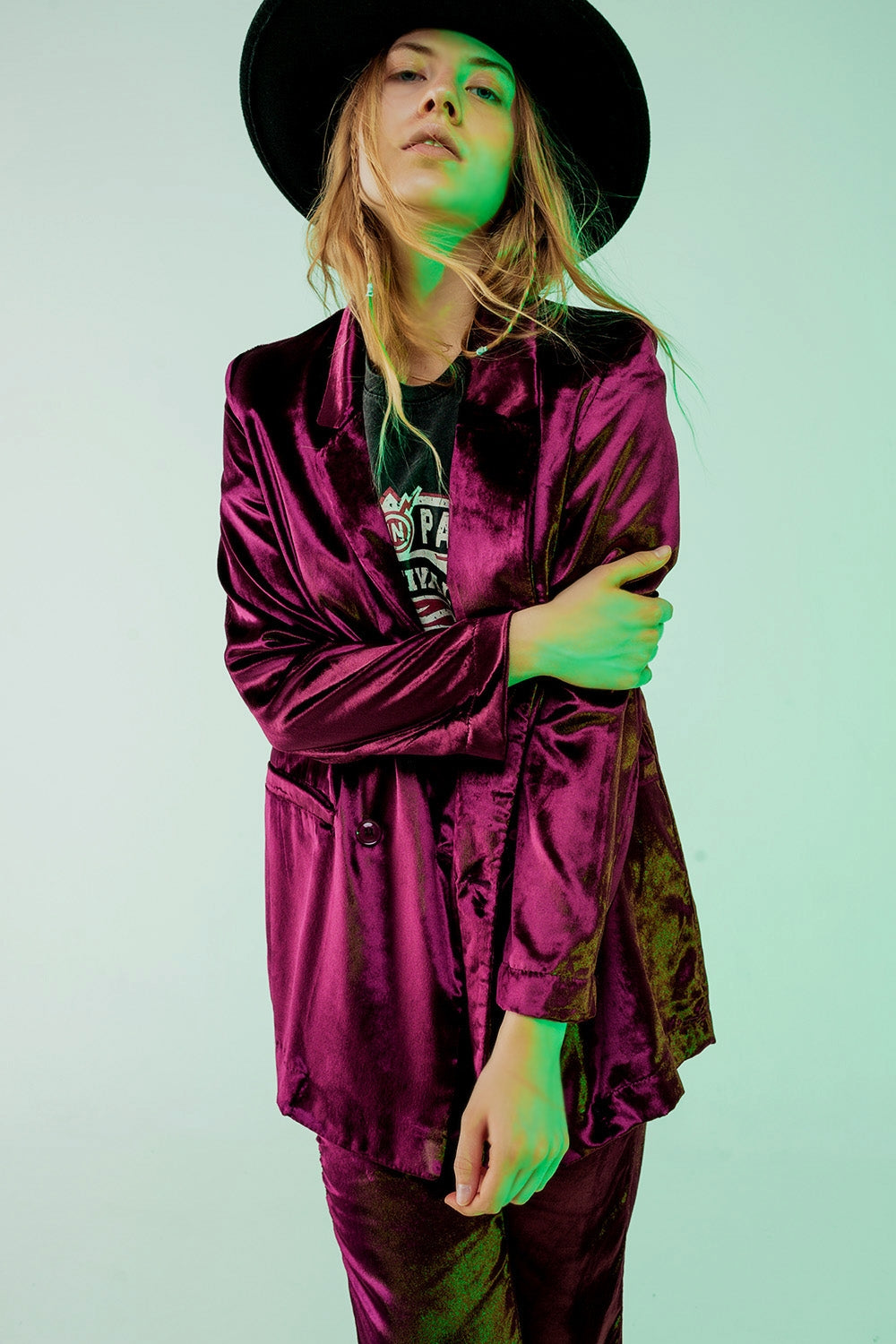 Blazer oversized em veludo roxo