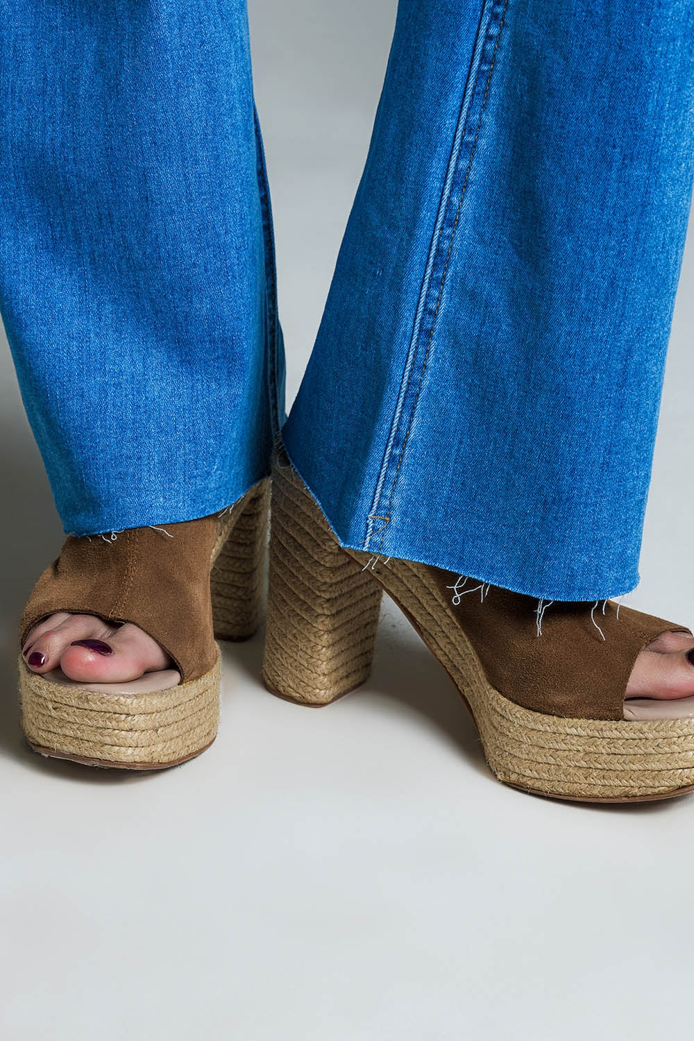 Calça de ganga Skinny Cintura Regular com Pernas Alargadas em Lavagem Clara