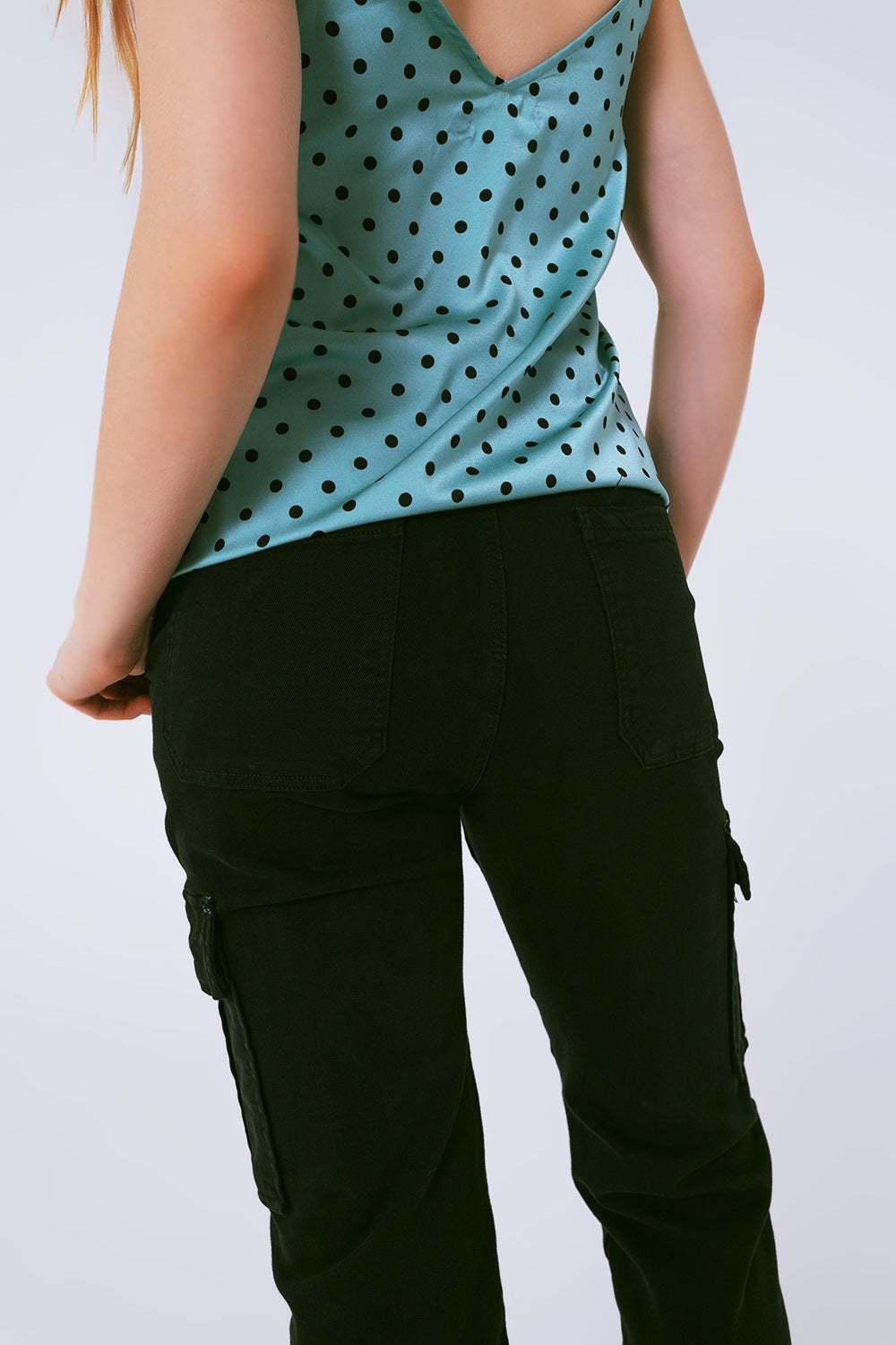 Relaxed cargo pants in black