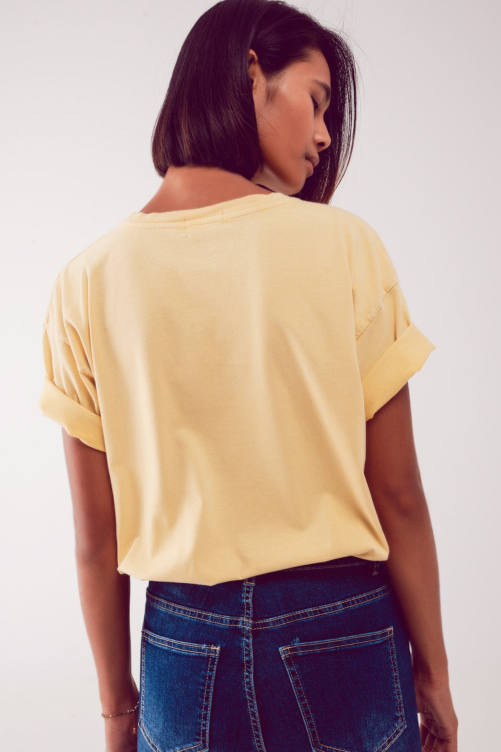 Relaxed t shirt with yellow Vintage Queens graphic print