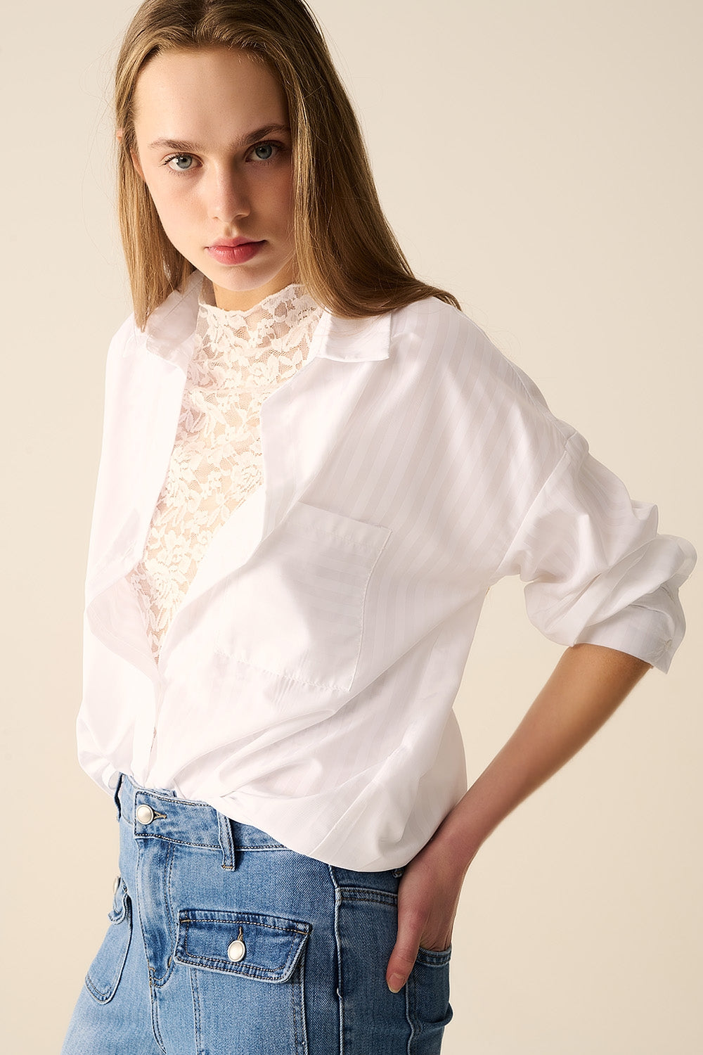 Blusa listrada branca relaxada