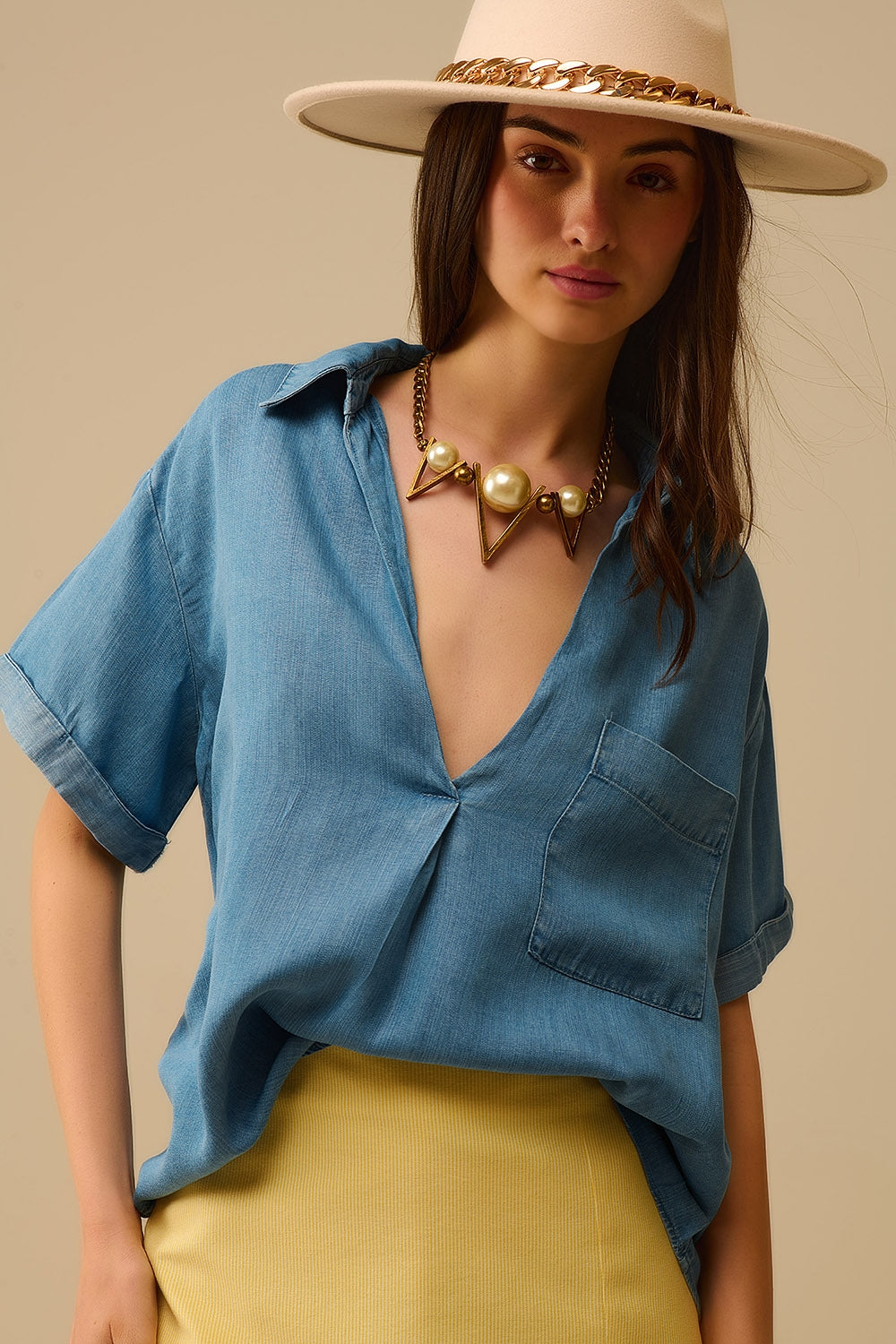 Camisola Tencel de Manga Curta com Bolso no Peito em Azul