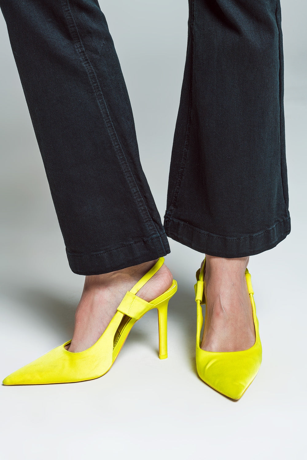 Skinny flared jeans met dubbele knoopdetail in zwart