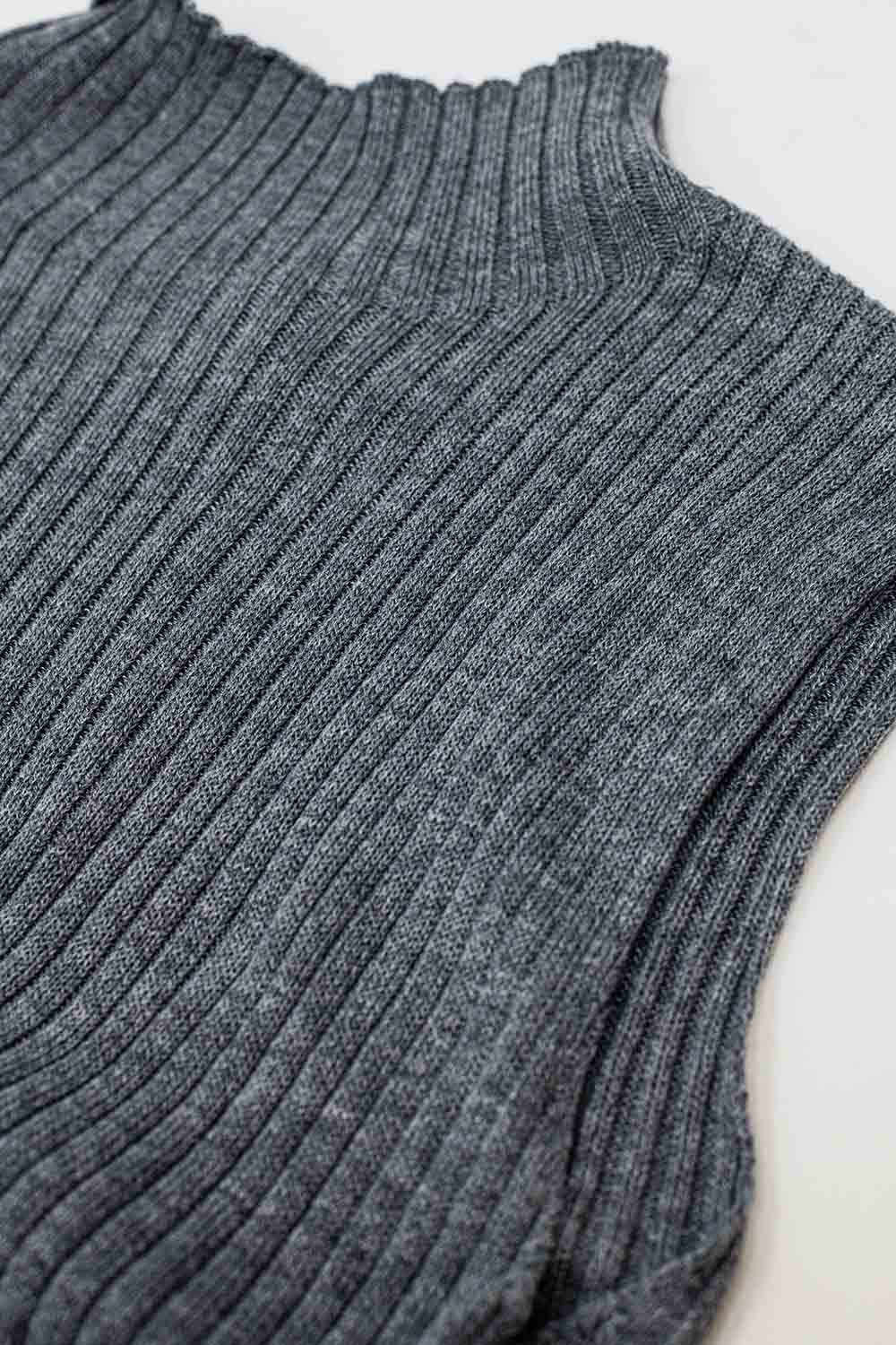 Sleeveless fine knit wool sweater in grey