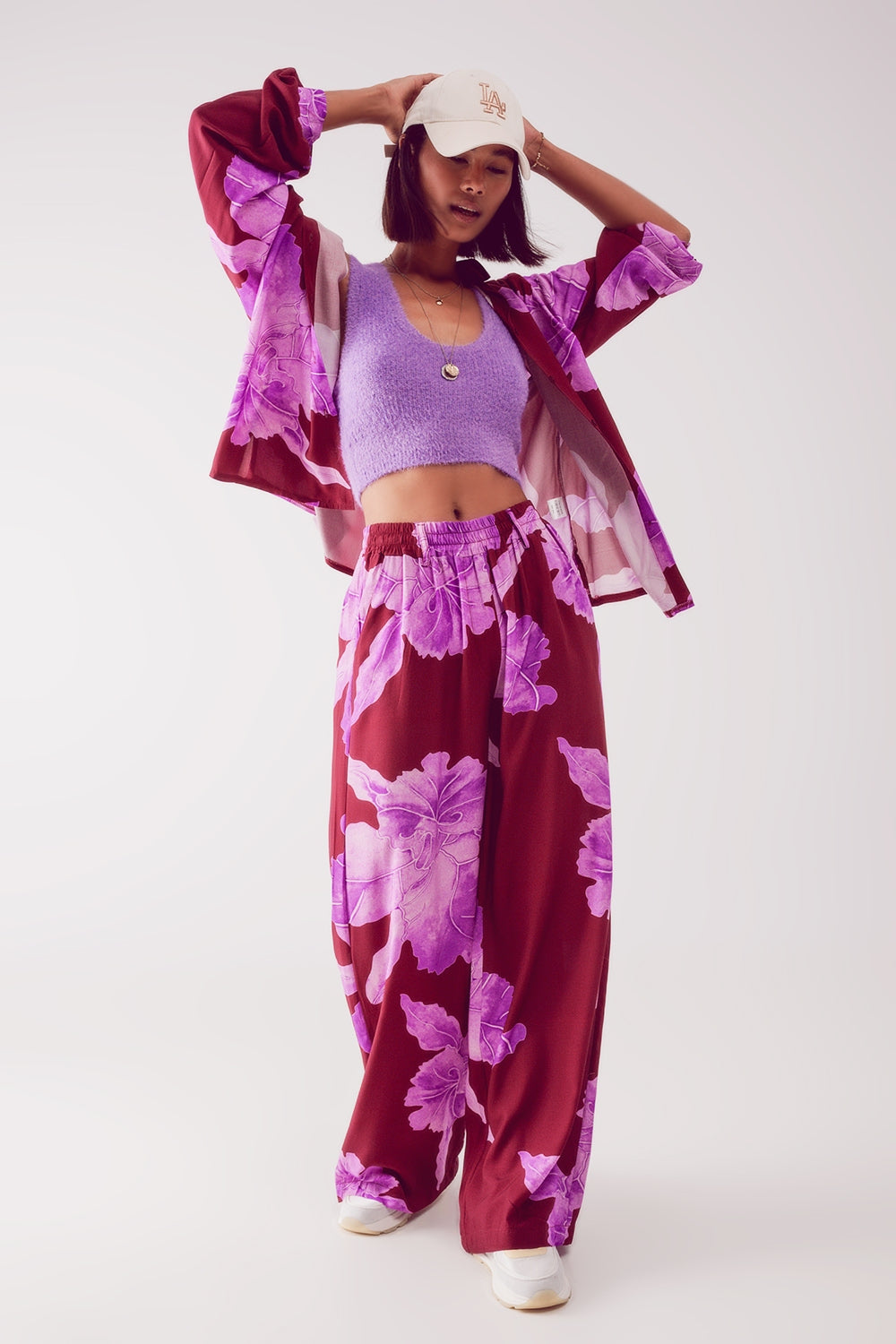 Straight leg pants in fuchsia abstract flower
