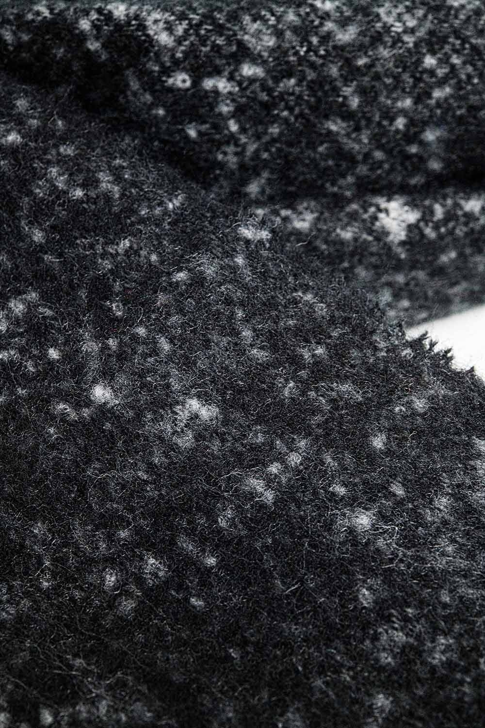 Super fluffy scarf in black