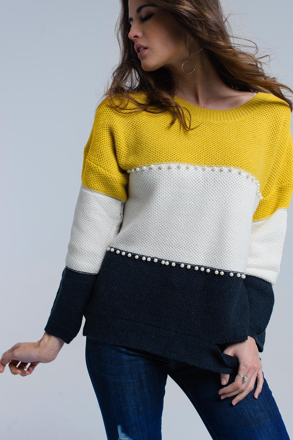 Camisola de malha amarela com pérolas