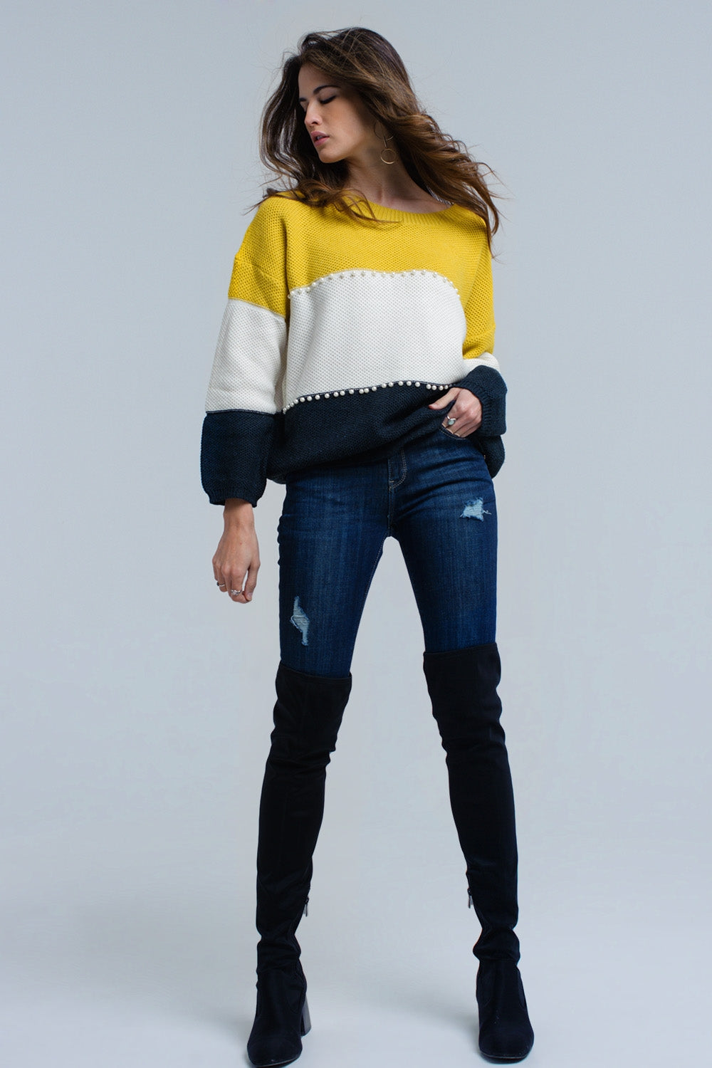 Camisola de malha amarela com pérolas