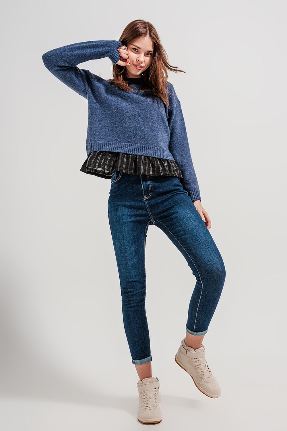 Blusa 2 em 1 com forro de camisa em azul marinho