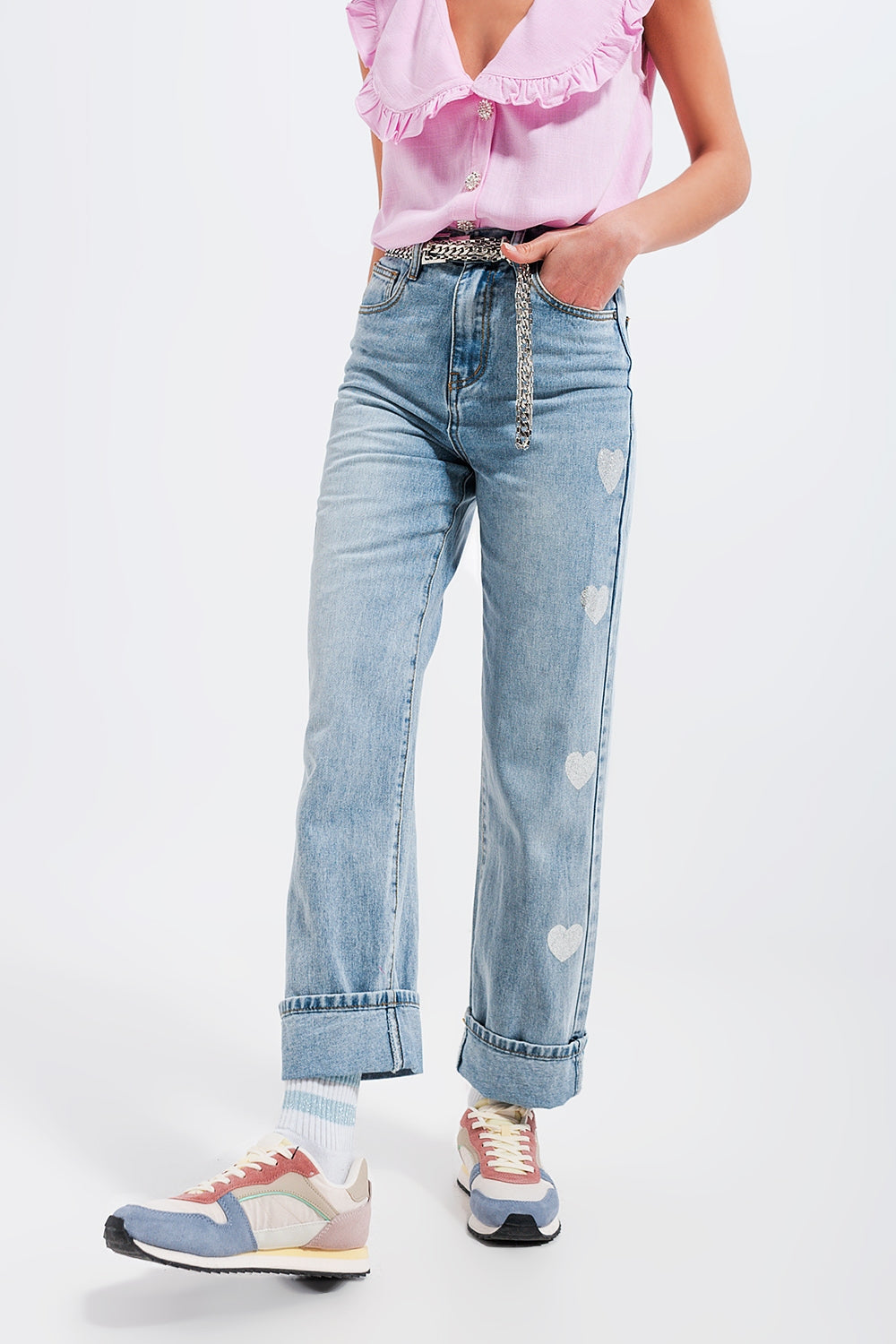 Jeans dos anos 90 com estampado de corações
