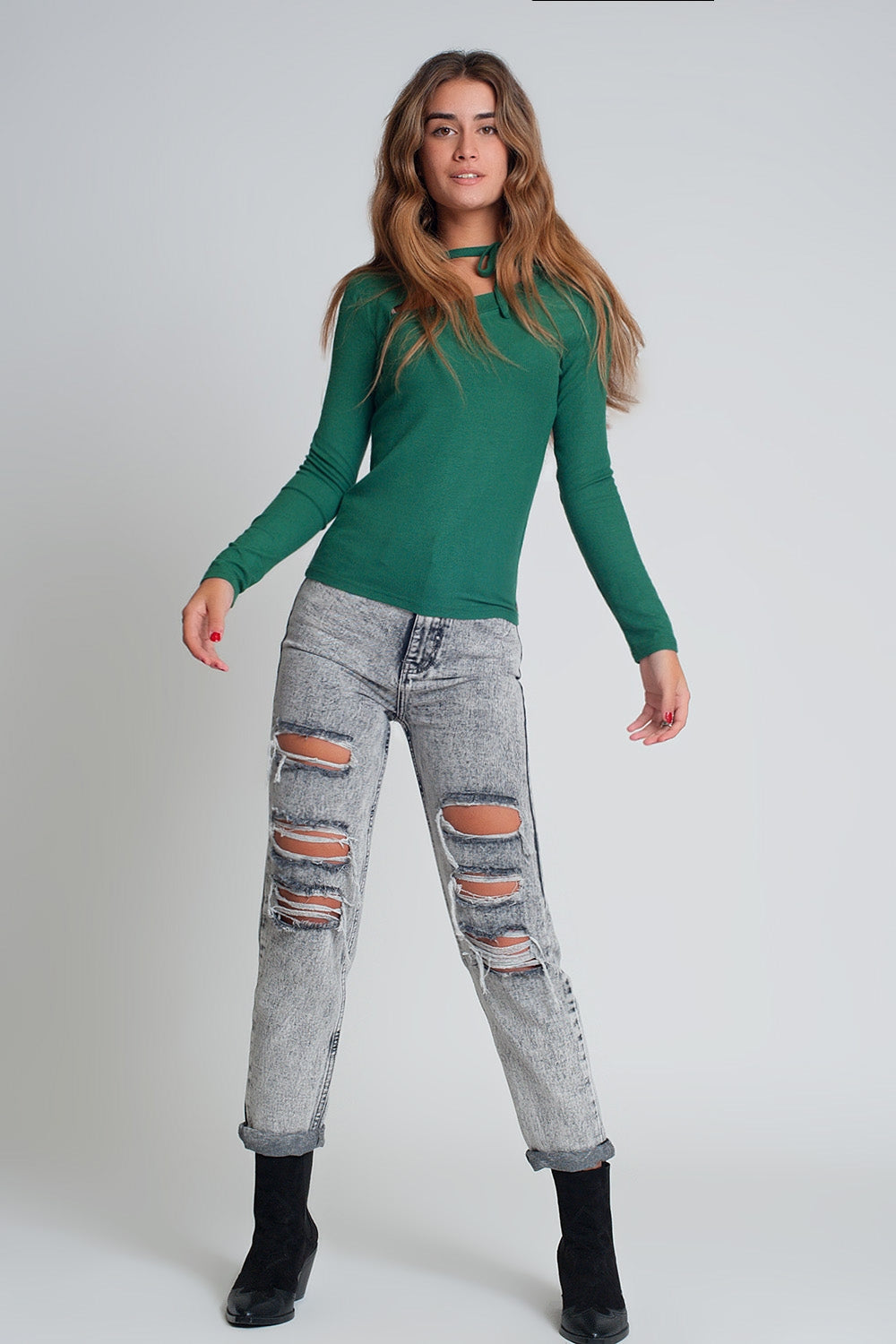Camisola com gola assimétrica em verde