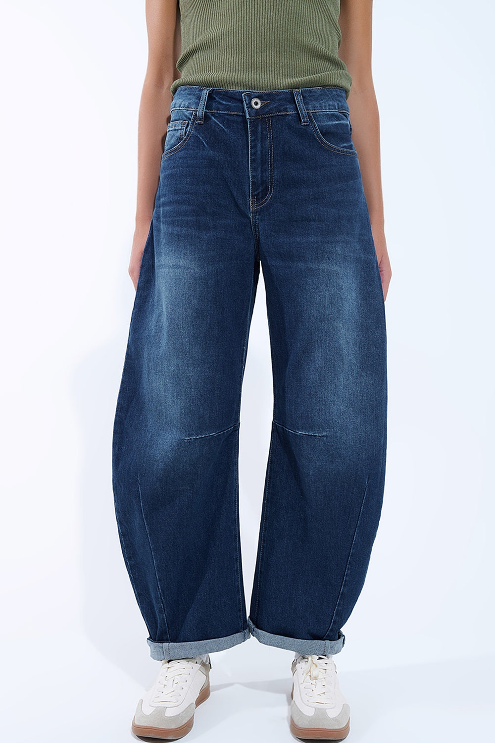Q2 Barrel jeans with balloon-style knee seam detail