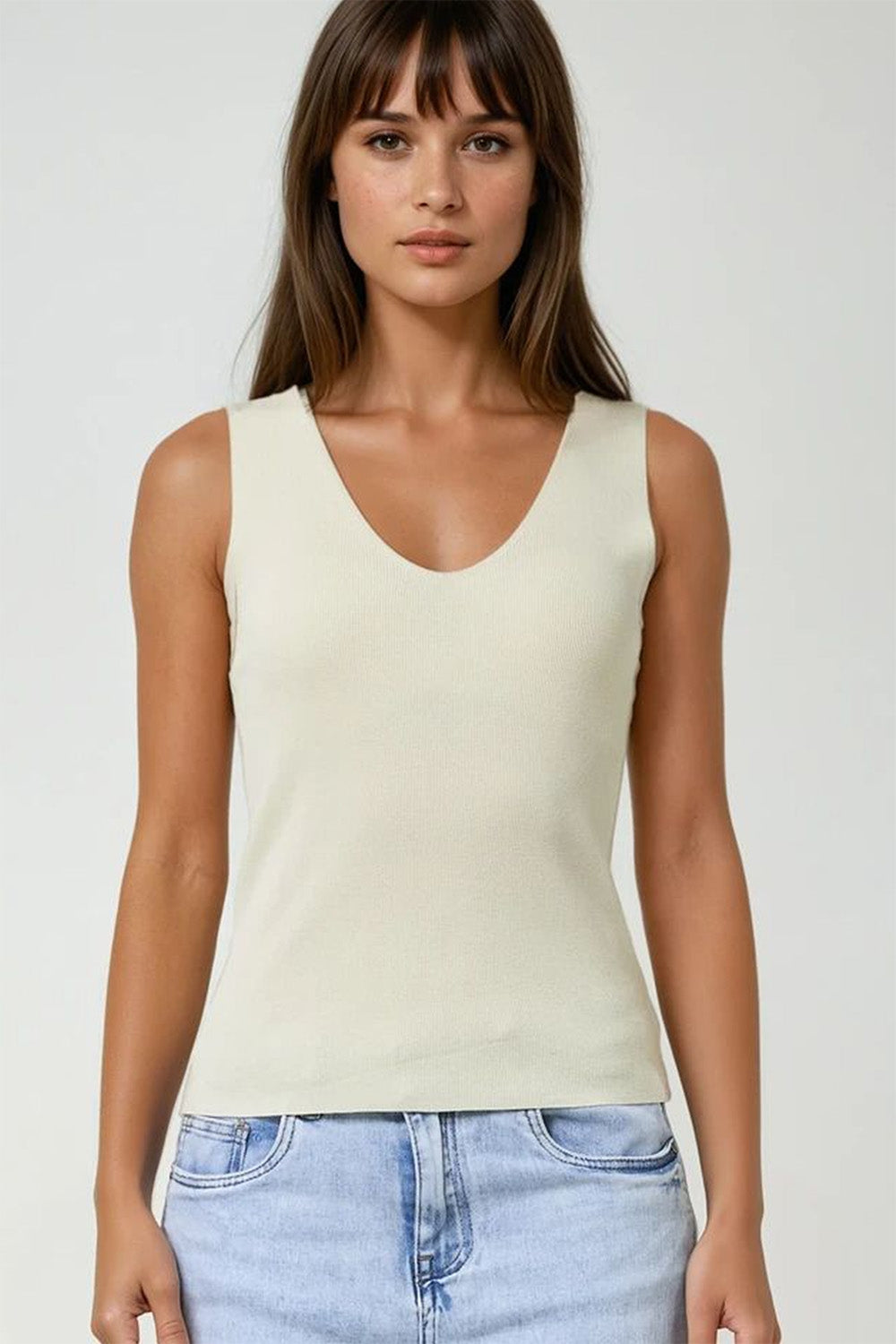 Q2 Beige sleeveless fine knitted top With V-Neck