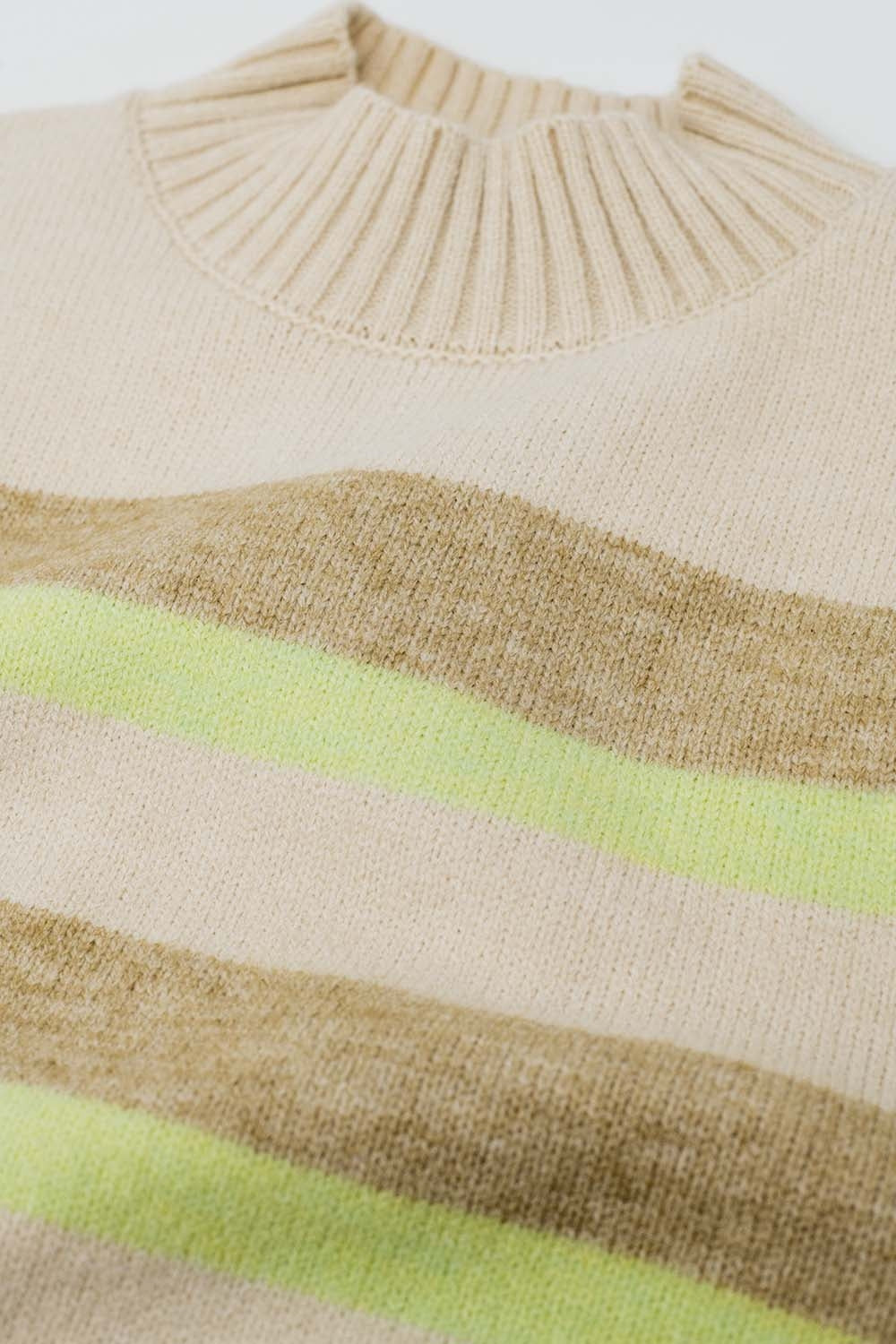 beige trui met groene en camelkleurige strepen
