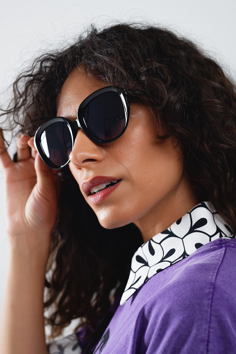 Óculos de sol redondos grandes em preto