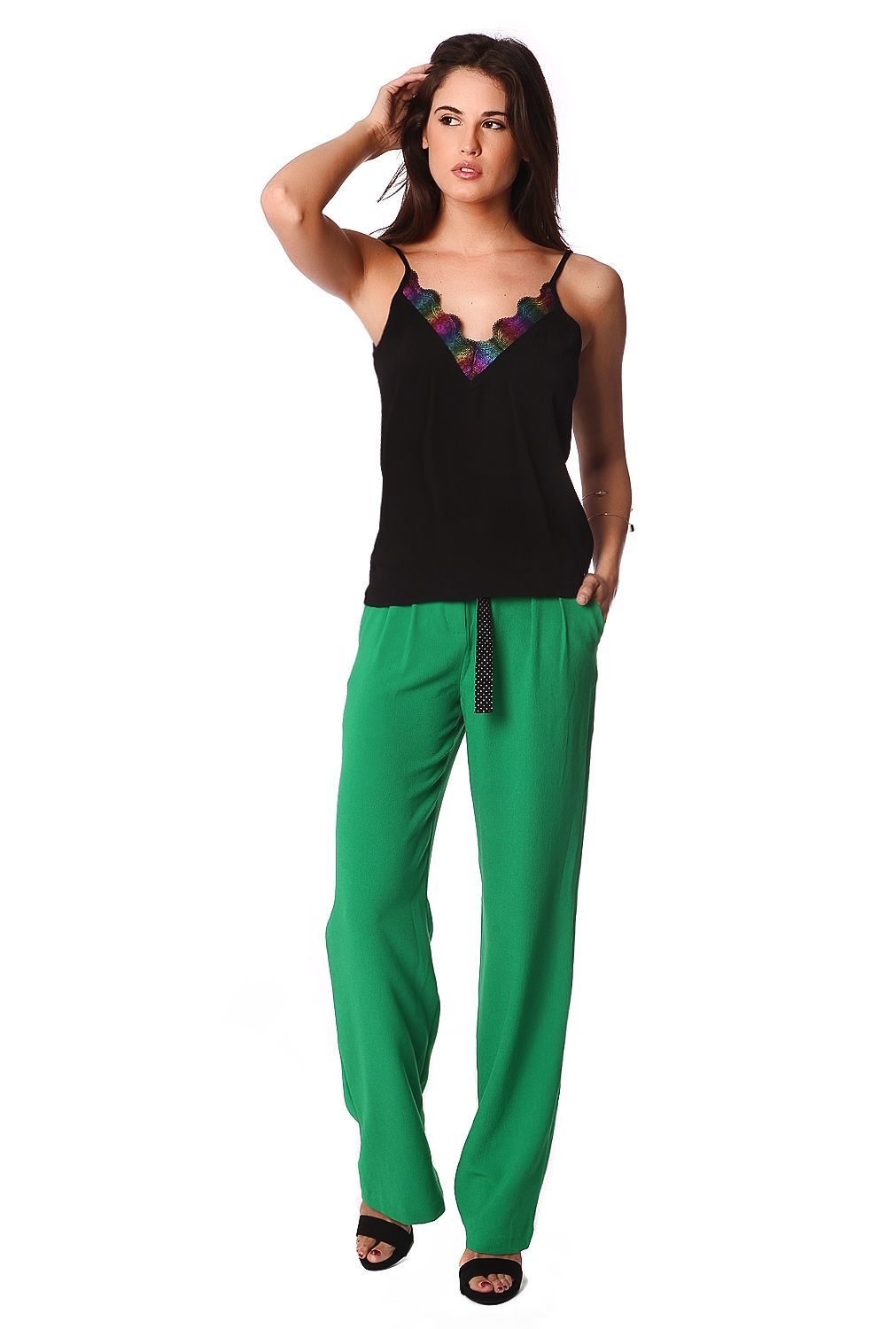 Top cami preto com detalhe de gaiola multicolor