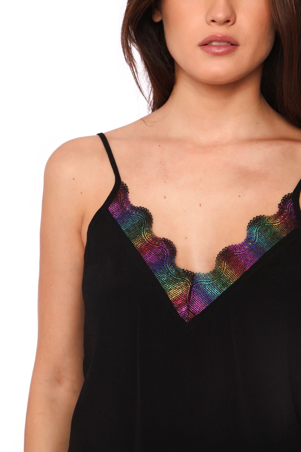 Top cami preto com detalhe de gaiola multicolor