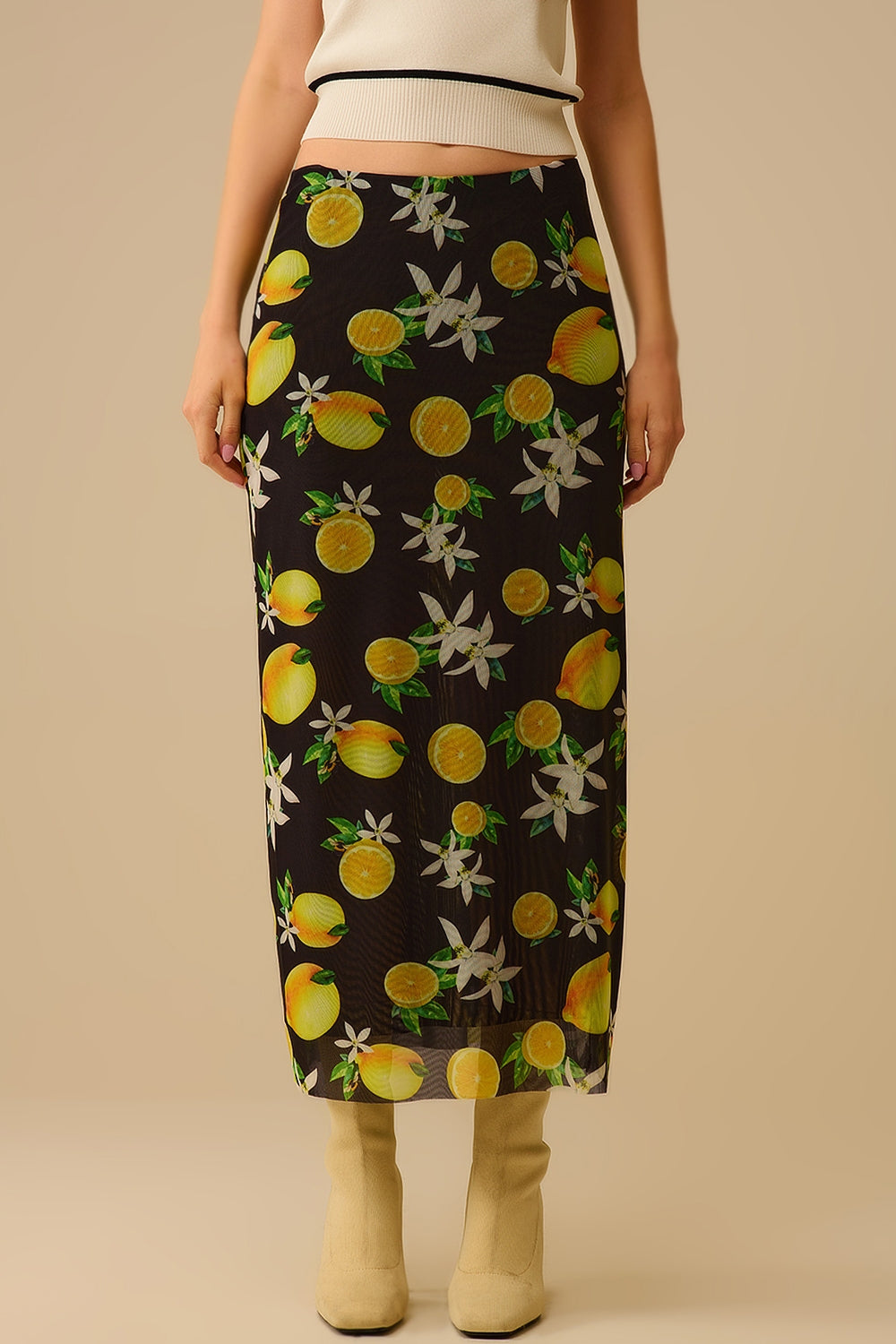 Q2 Black Fitted midi skirt with lemon print in mesh fabric