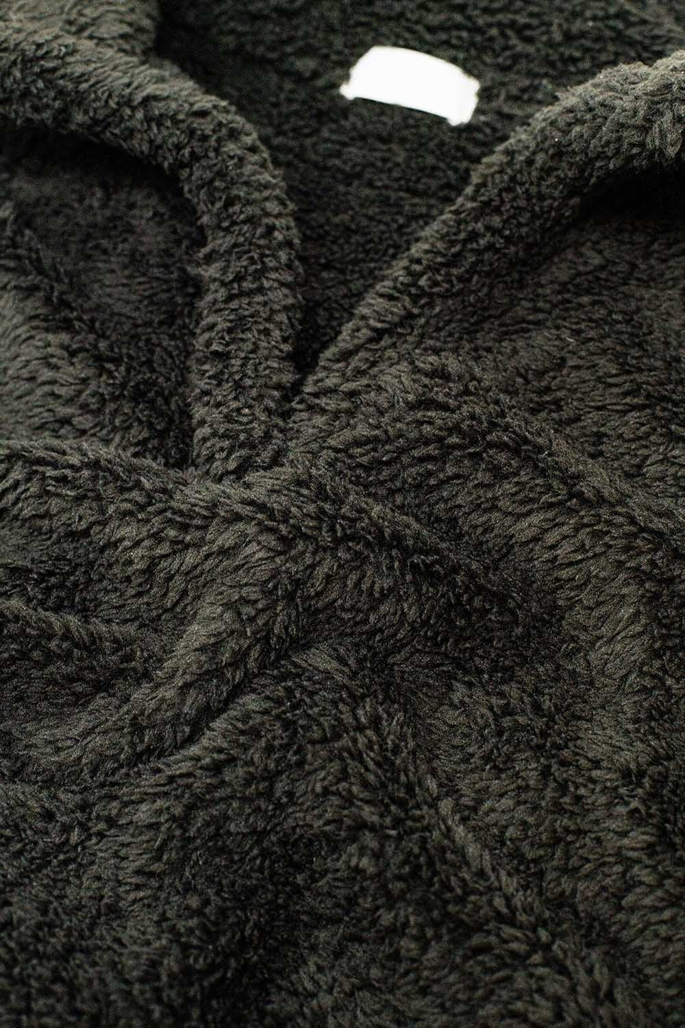 Zwarte pluizige V-hals trui