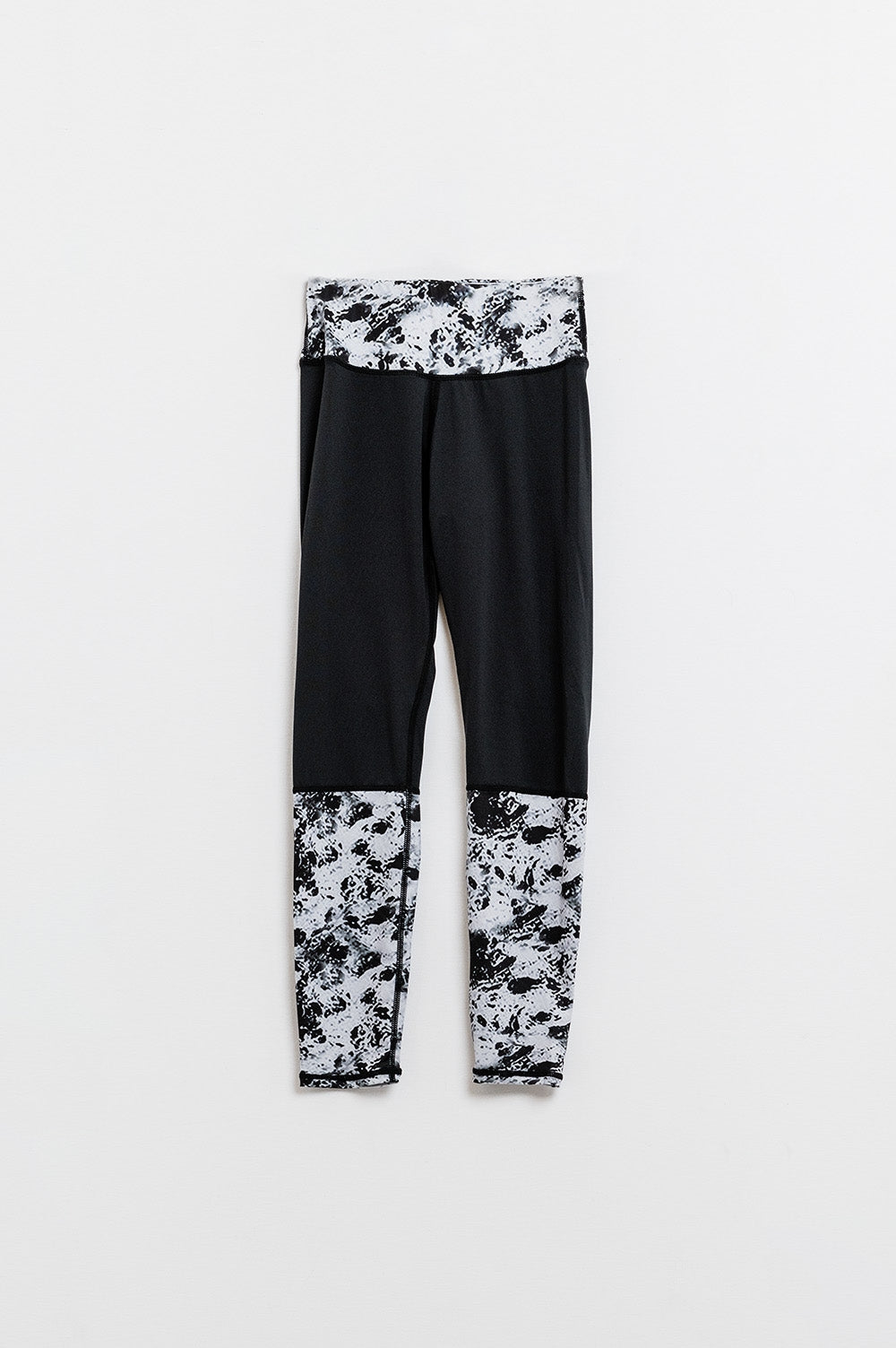 Q2 Black Leggings with Marble Print Waistband and Hems