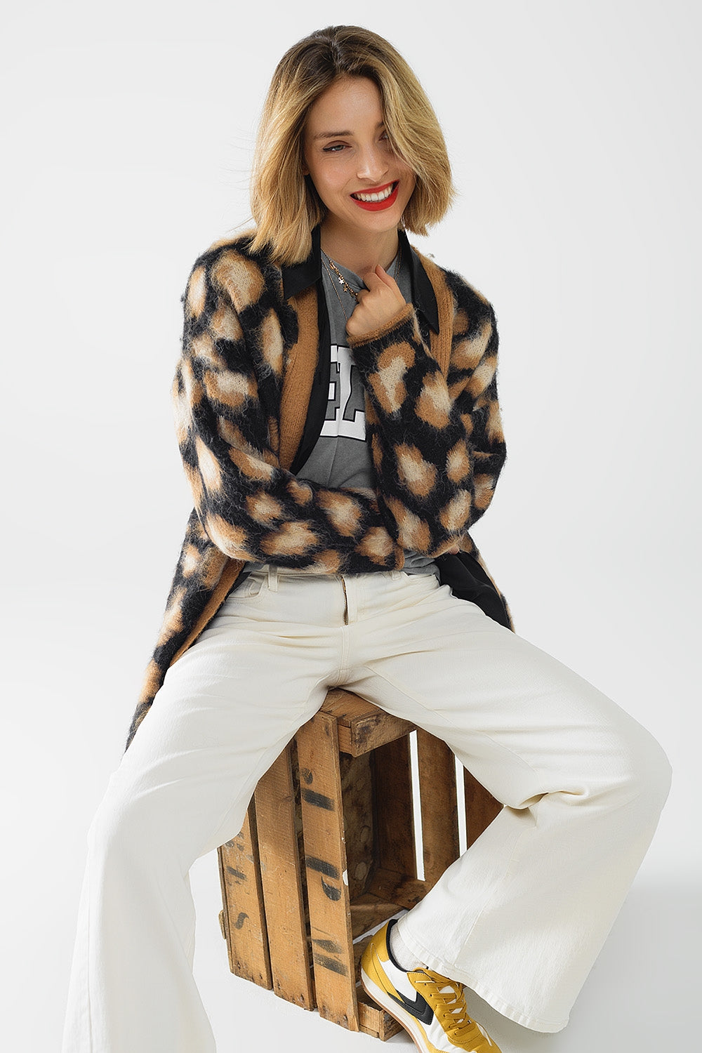 black Leopard print cardigan made of knitted fabric with wool