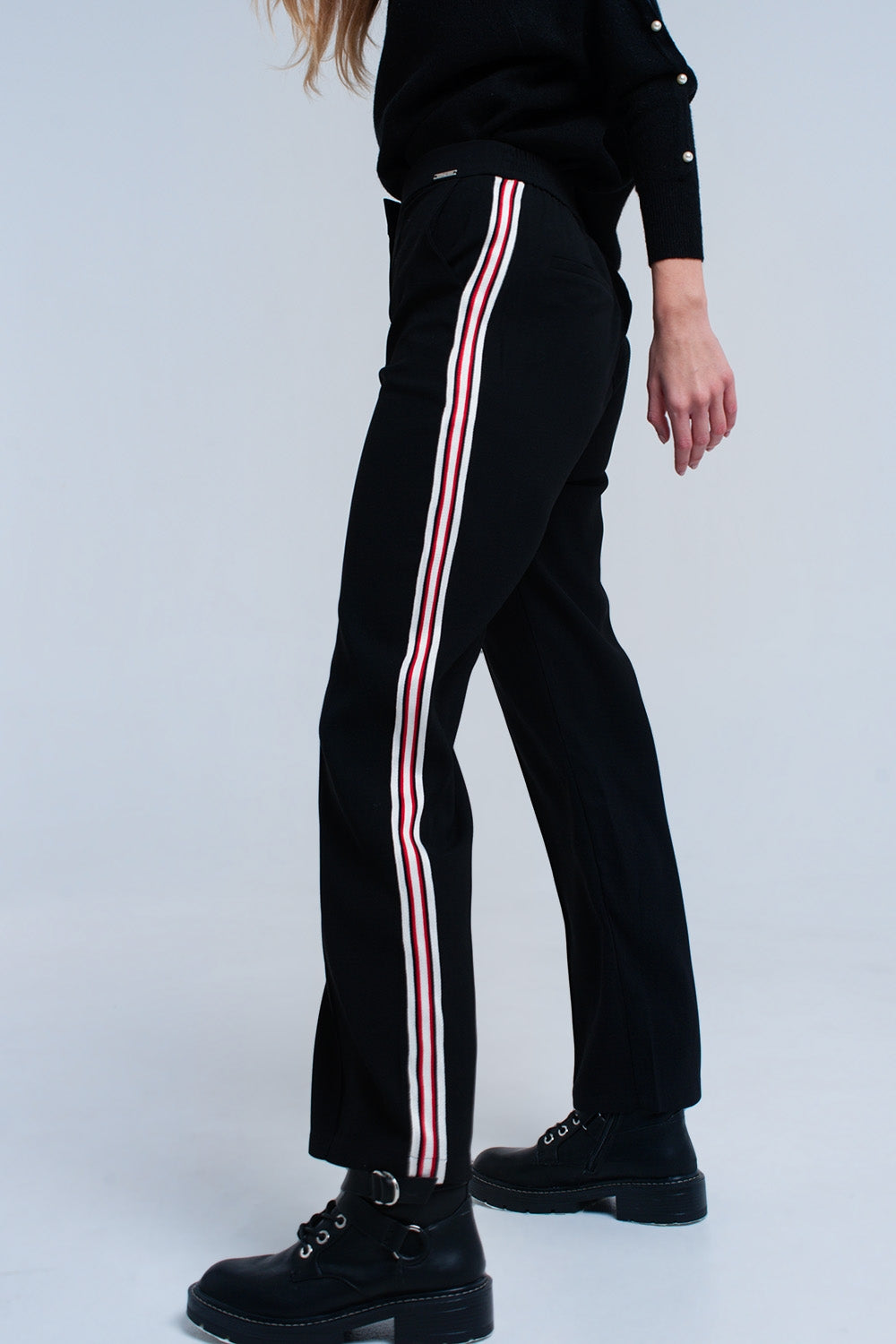 Zwarte broek met streepdetail
