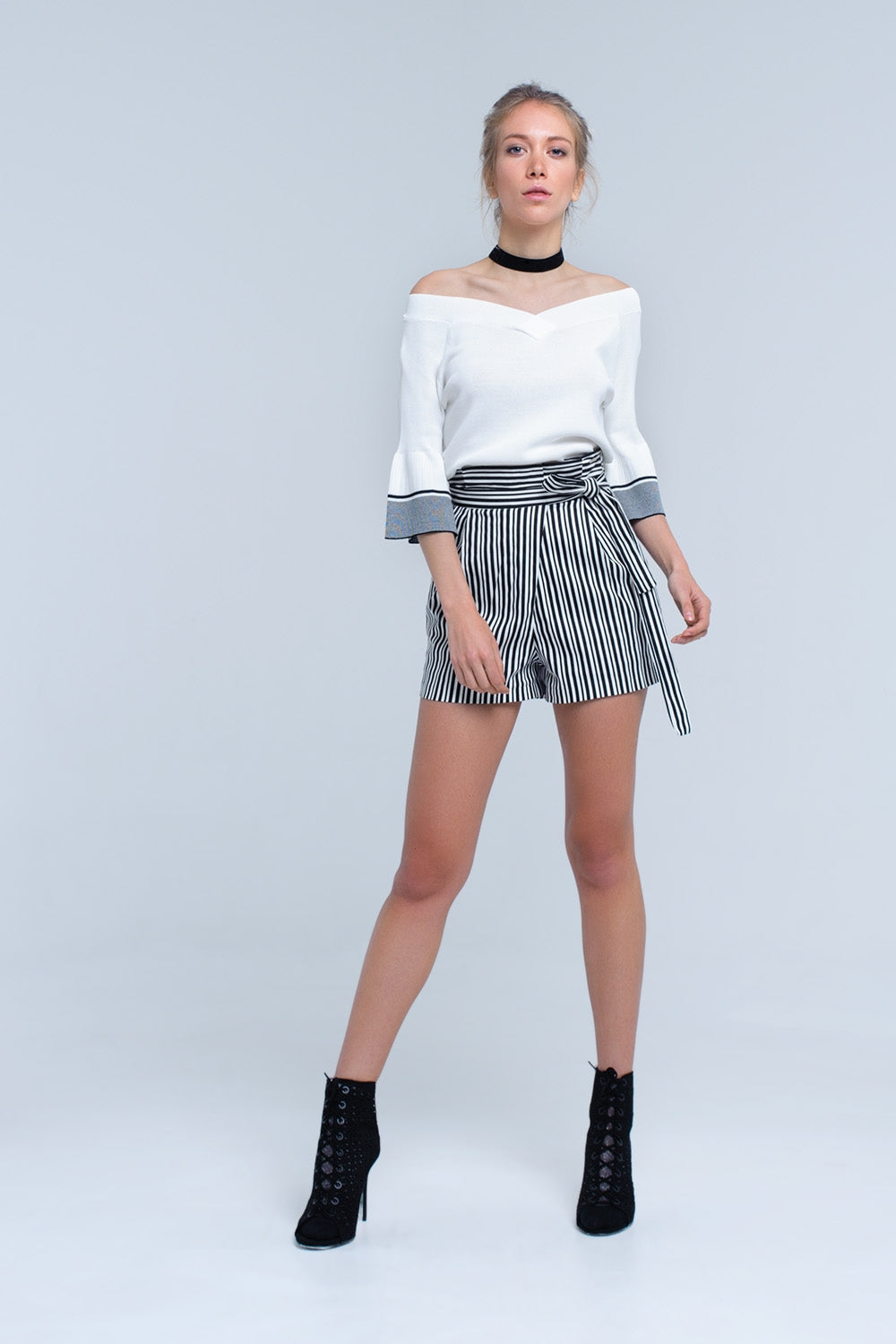 Zwarte gestreepte short met hoge taille