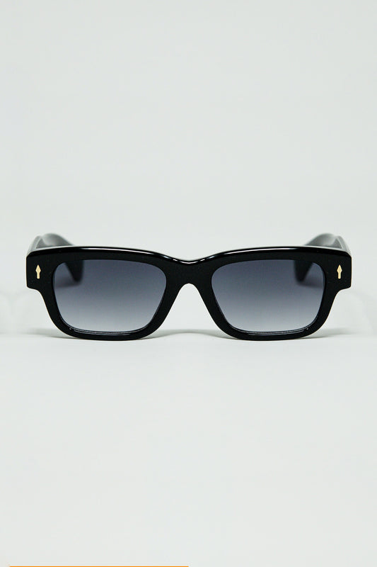 Q2 Black sunglasses with oval frame with gold detail