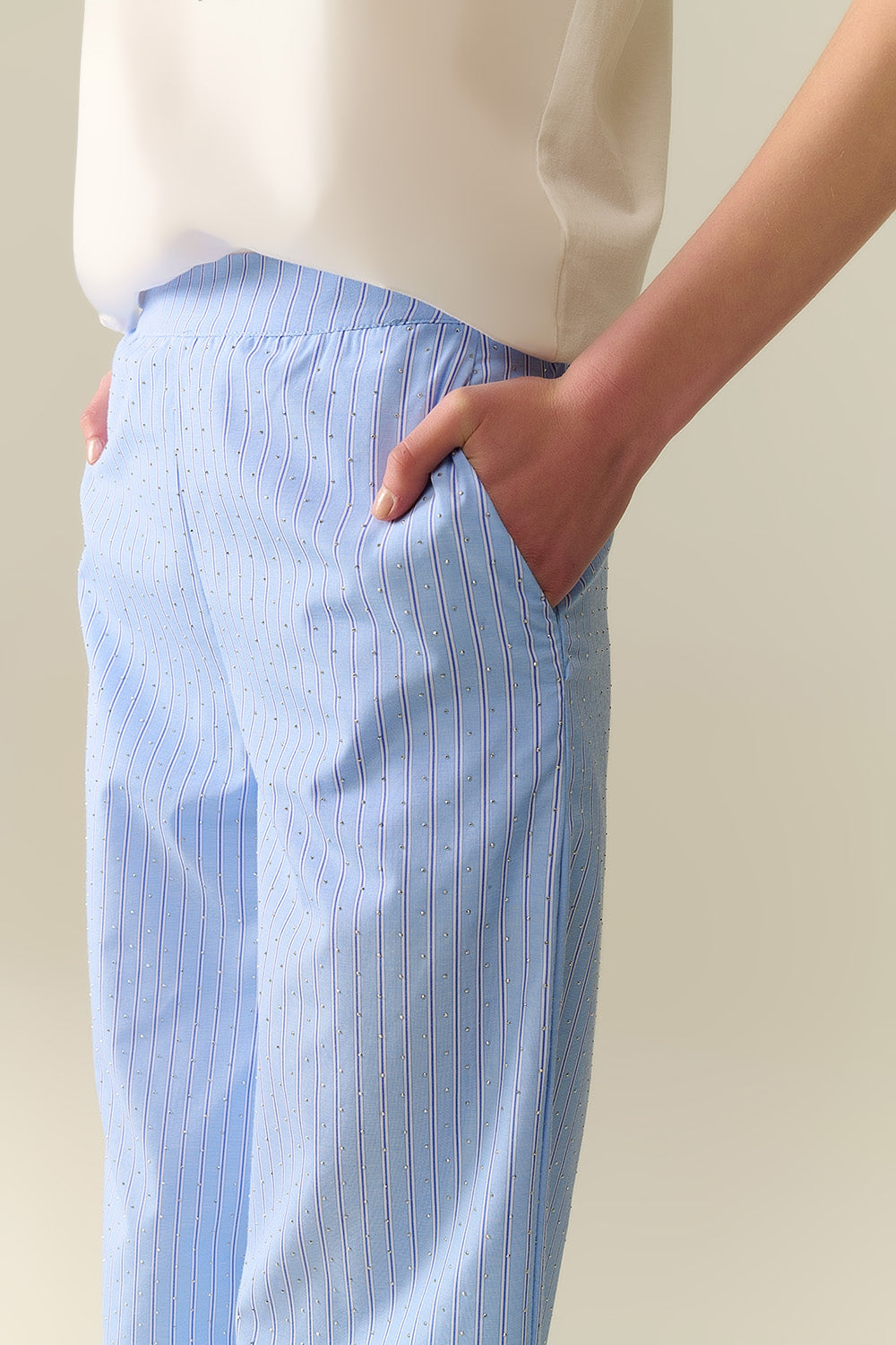Blauwe gestreepte wijde broek met strass-versiering