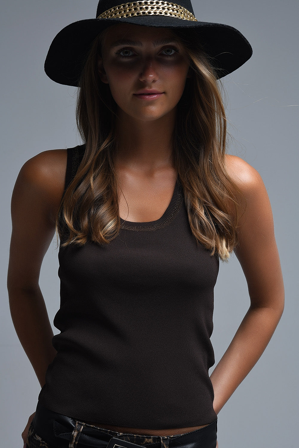 Bruine mouwloze gebreide top met metallic rand