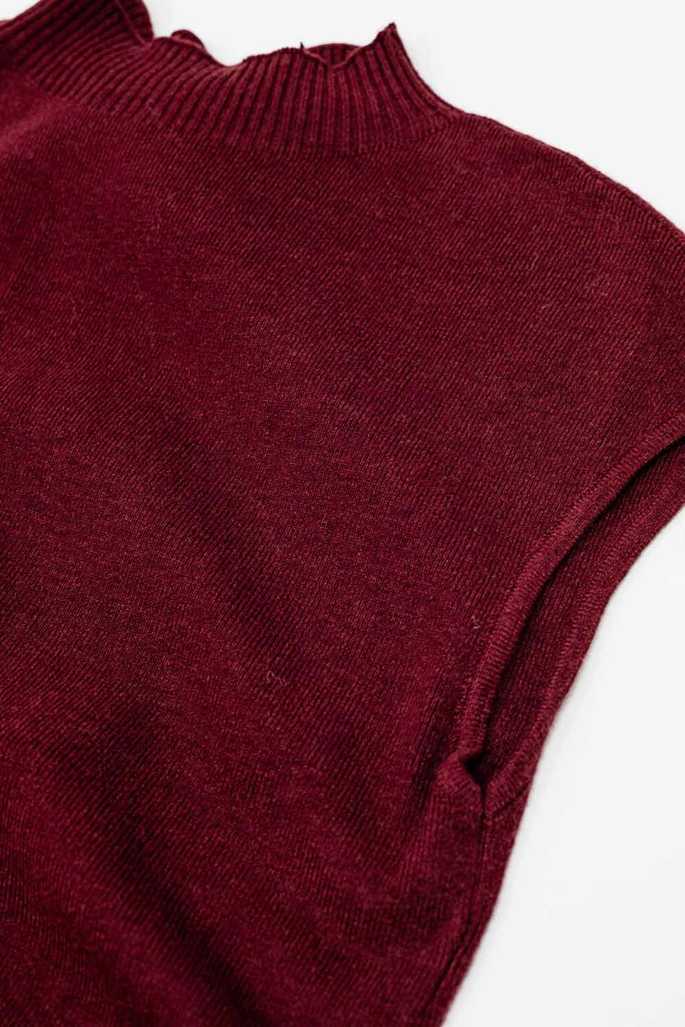vestido midi sem mangas justo cor vinho