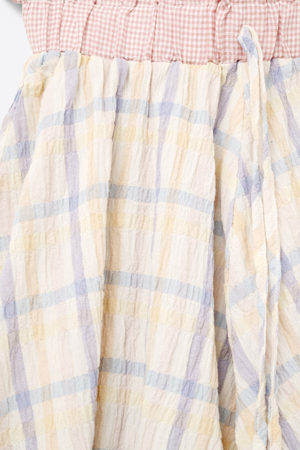 Calções fluido xadrez com cós com cordão multicolorido