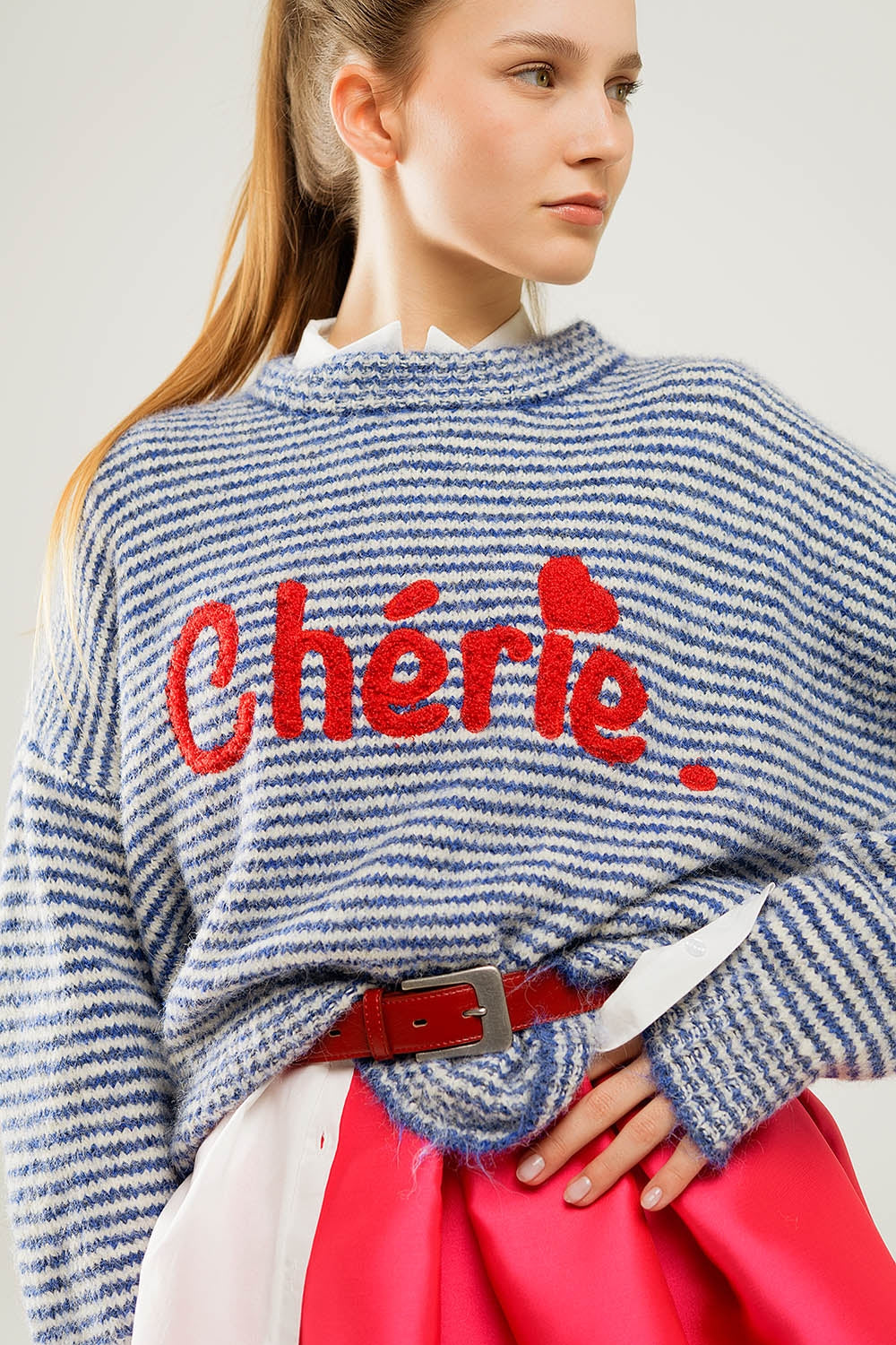 Grof gestreepte, relaxte trui in blauw en wit