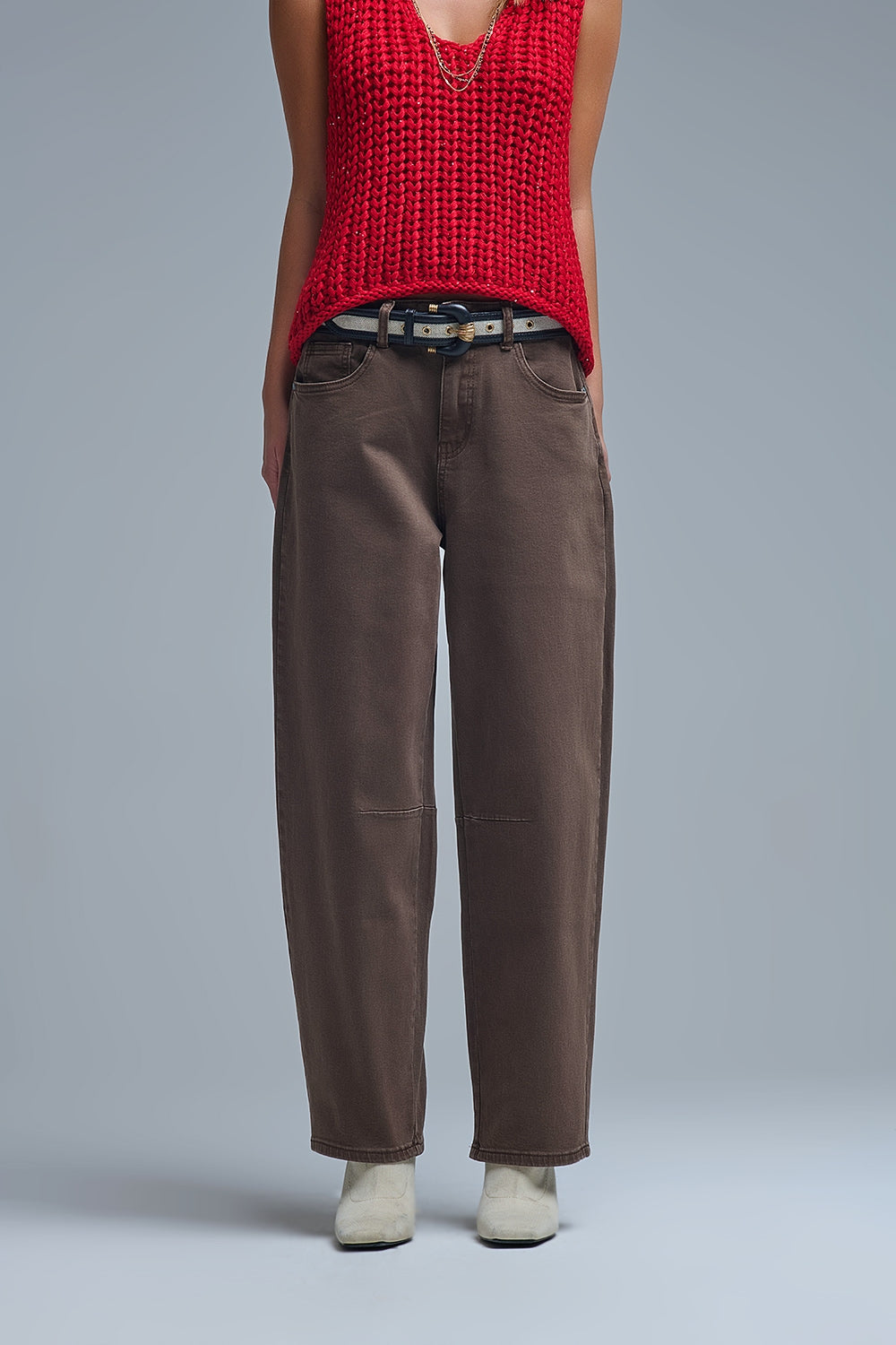 Q2 Comfortable stretch jeans with barrel leg in brown