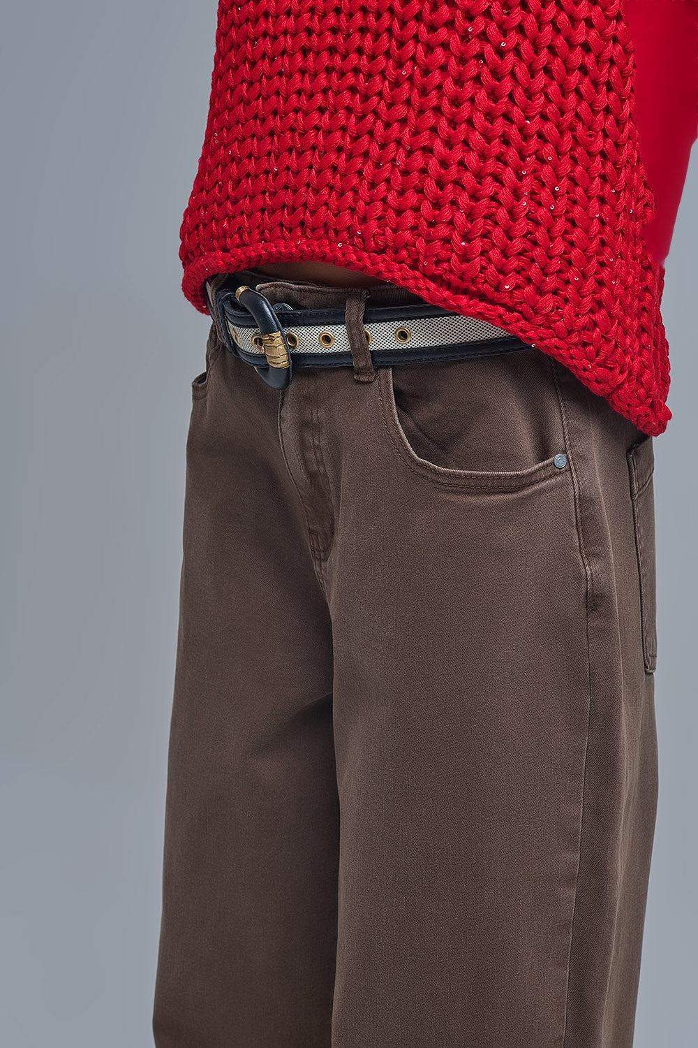 Comfortable stretch jeans with barrel leg in brown