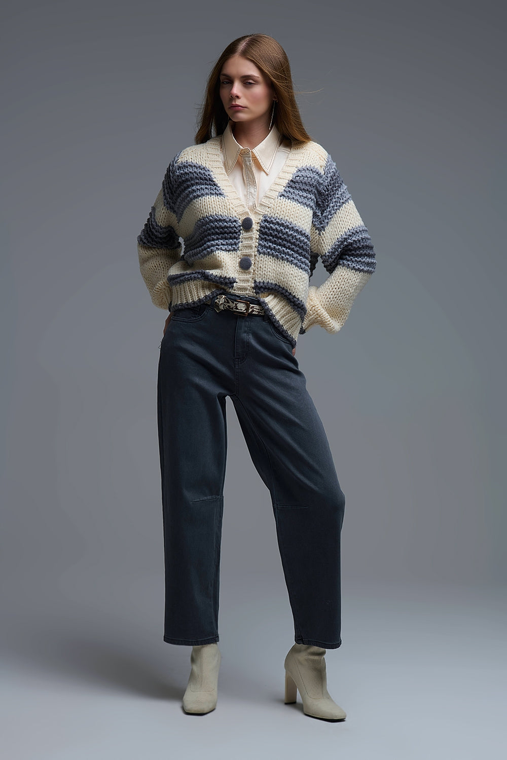 Comfortable stretch jeans with barrel leg in grey