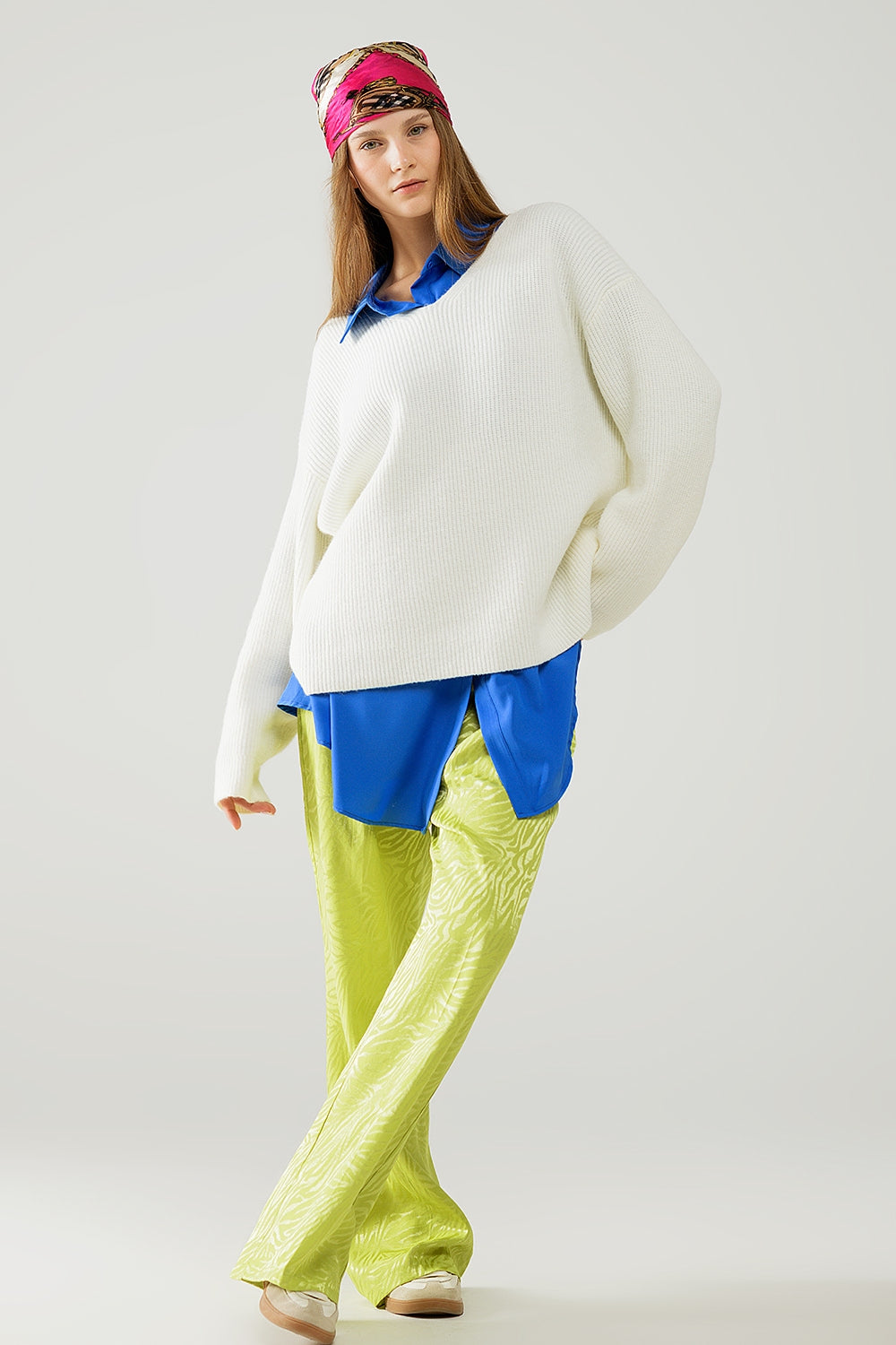 crèmekleurige oversized gebreide trui met V-hals